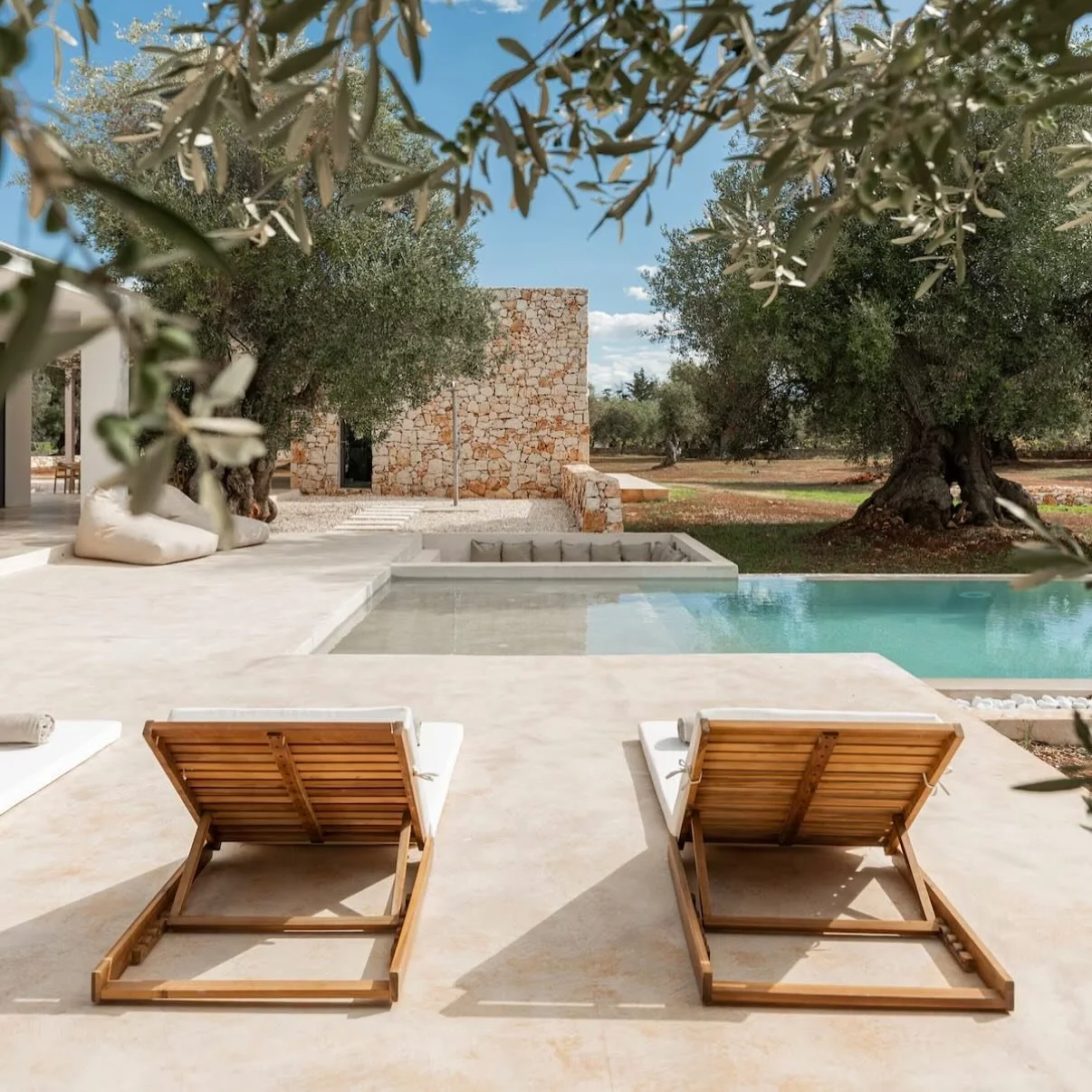 Our Sorella home in Puglia 🌿✨

So excited to share that this is where we&rsquo;ll gather for our retreat April 19&ndash;24, 2026. Surrounded by olive trees, infinity pool mornings and long table dinners, it already feels like magic!

Applications ar
