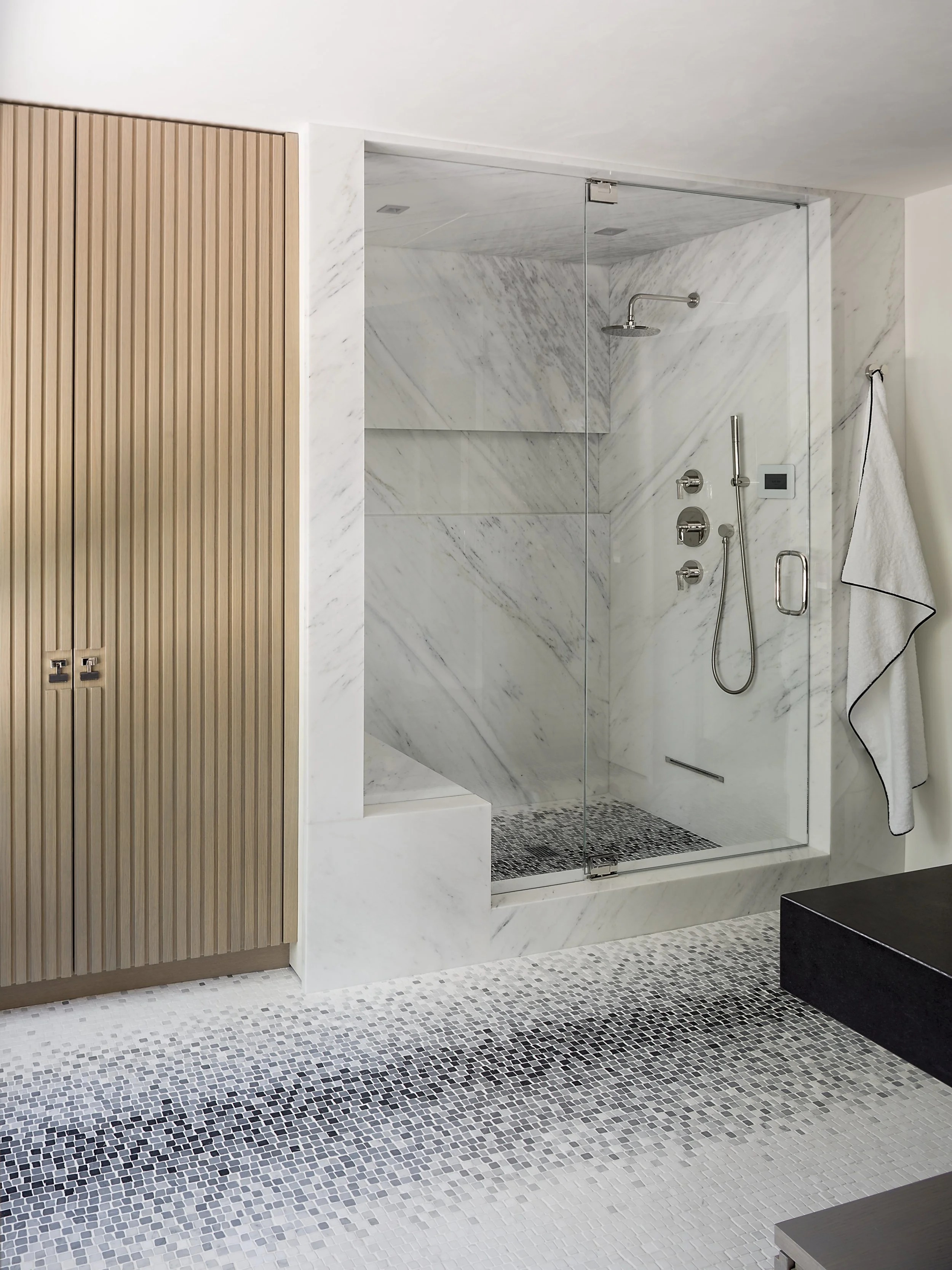 17 DBP Guest Master Bathroom 2.jpg