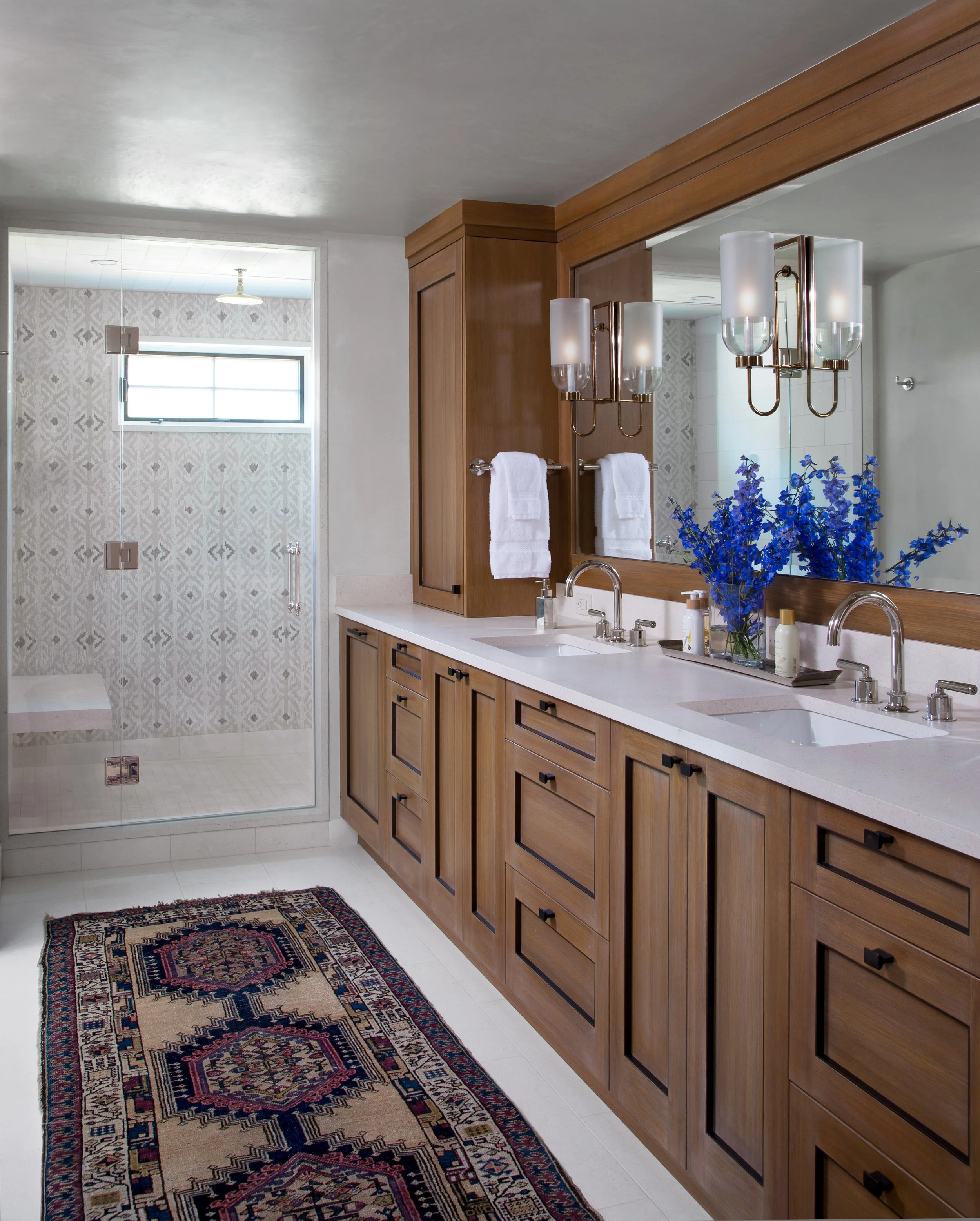 13 Guest Master Bath.jpg