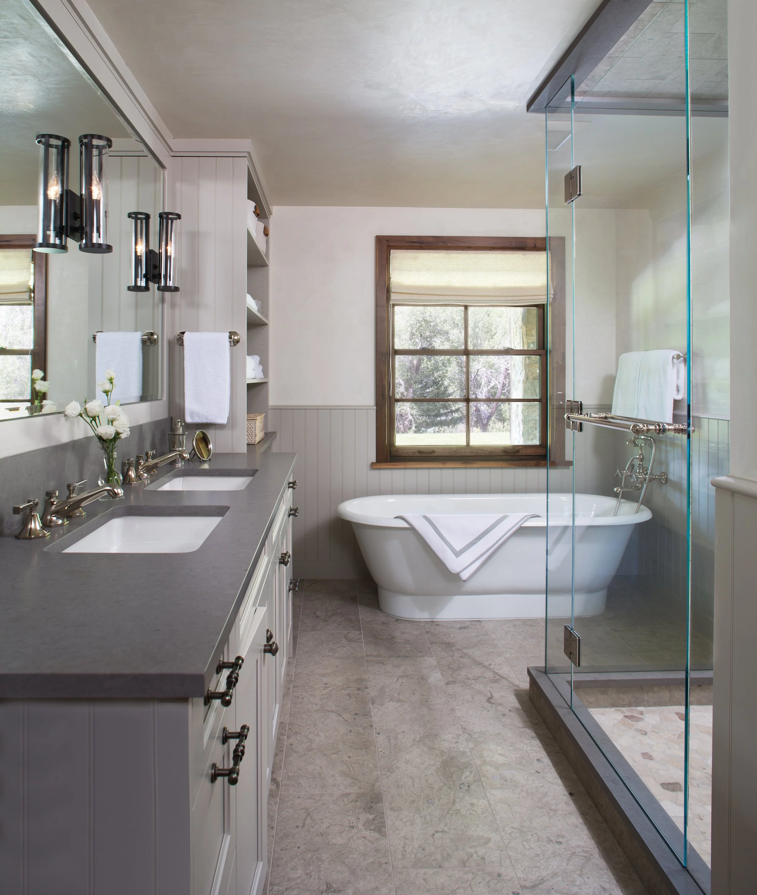 16Guest Bath.jpg