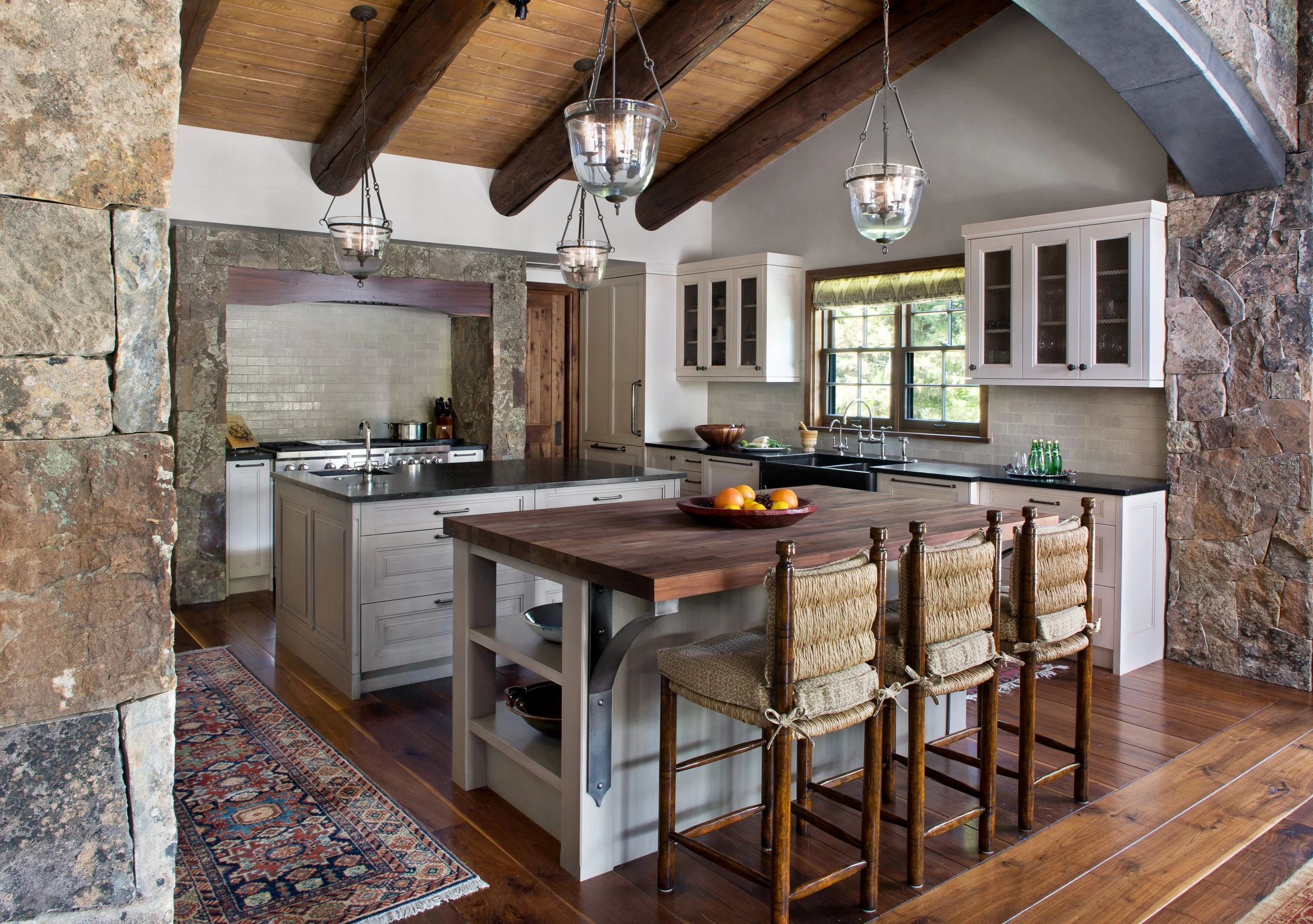 04 Kitchen.jpg