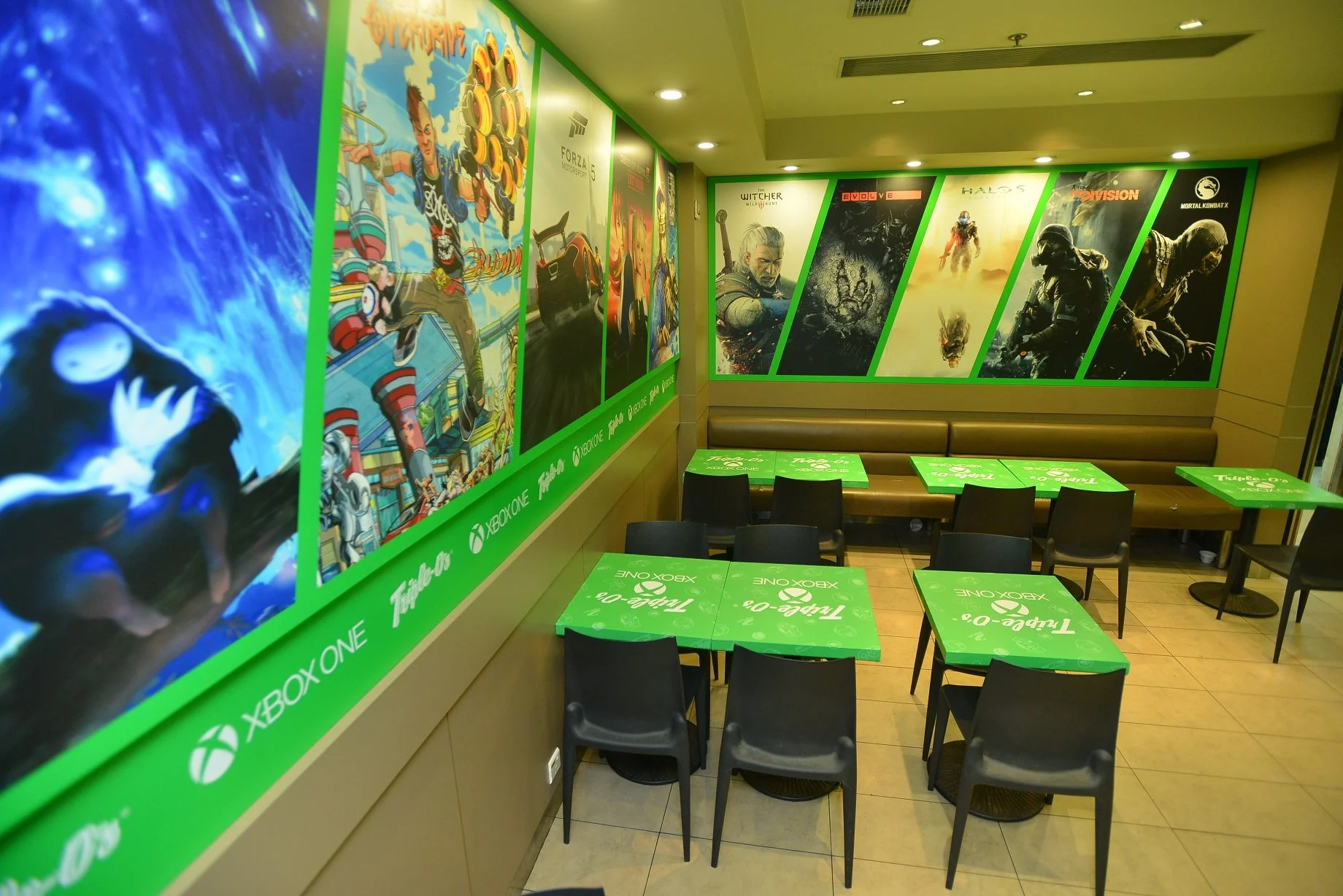 XboxTripleOStoreCorner_v1.jpg