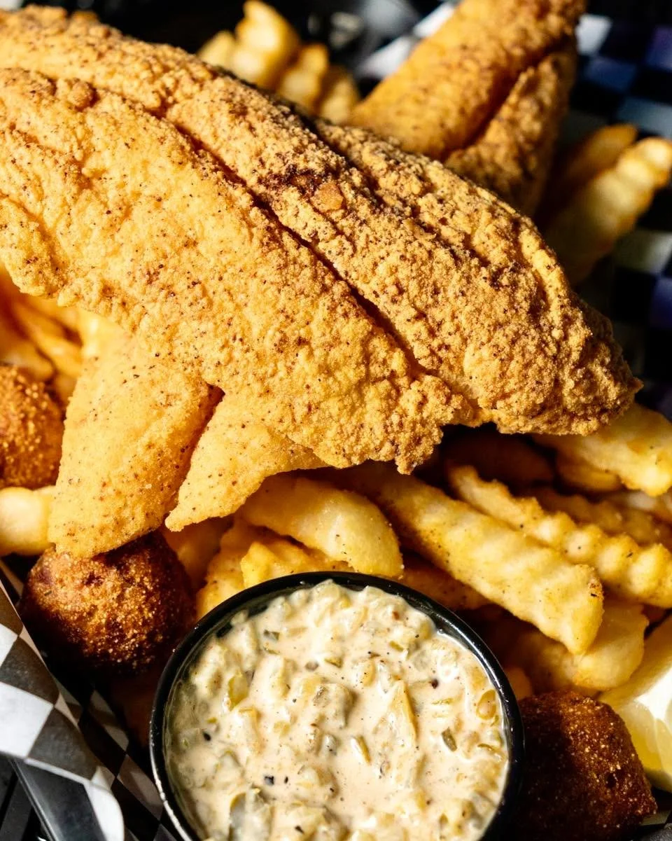 If craving hits for the best fried catfish in town, Rix is the answer.

🎤 Karaoke at 10pm
🐟 $8.99 Catfish Baskets
🍺 $7.25 Domestic Pitchers
🥃 $4.50 Jack Daniels