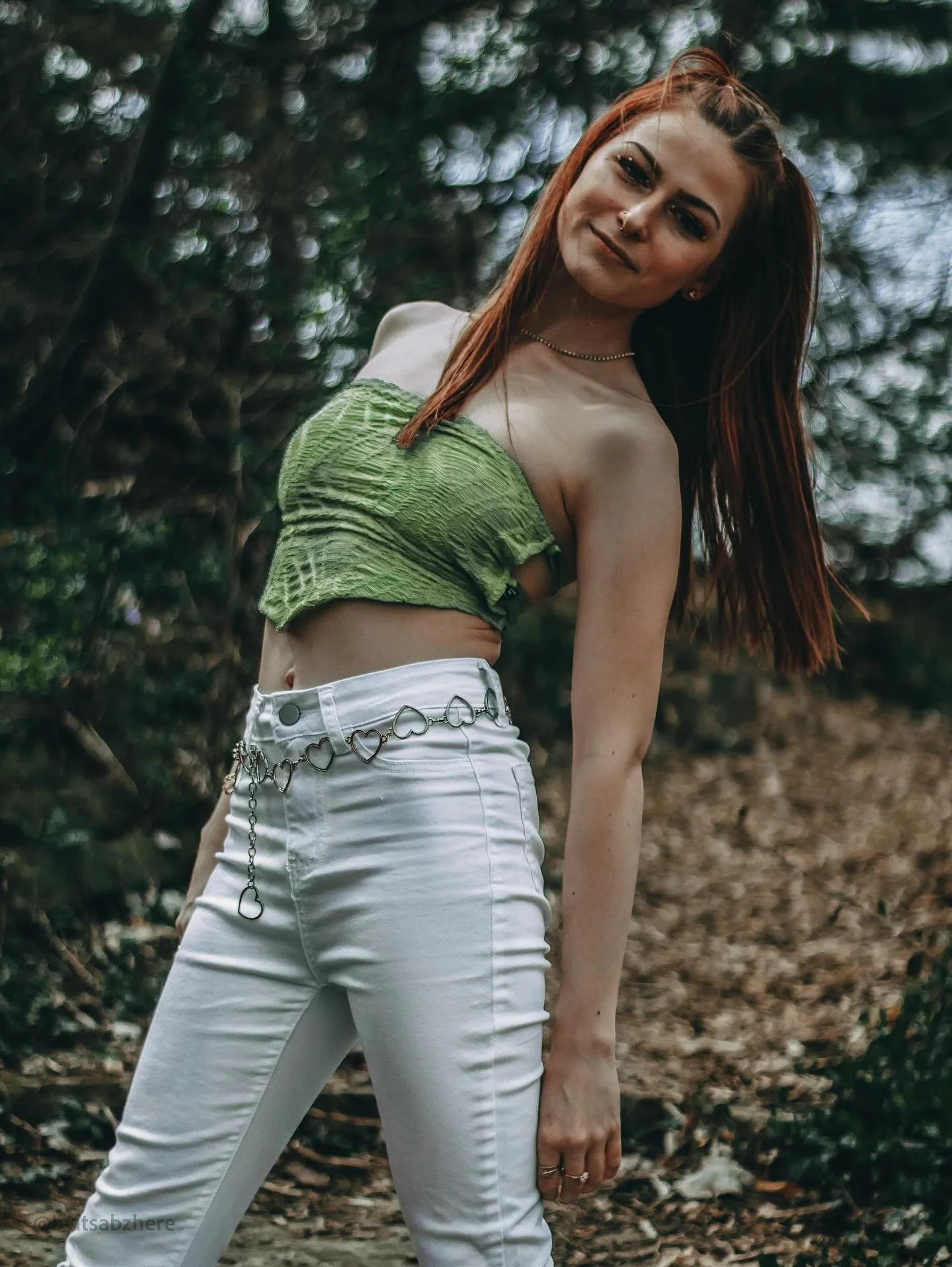 Framed in a feeling 🪞 #chicagophotographers #photographs #potraitphotographer #canonr6markⅱ #adobelightroom