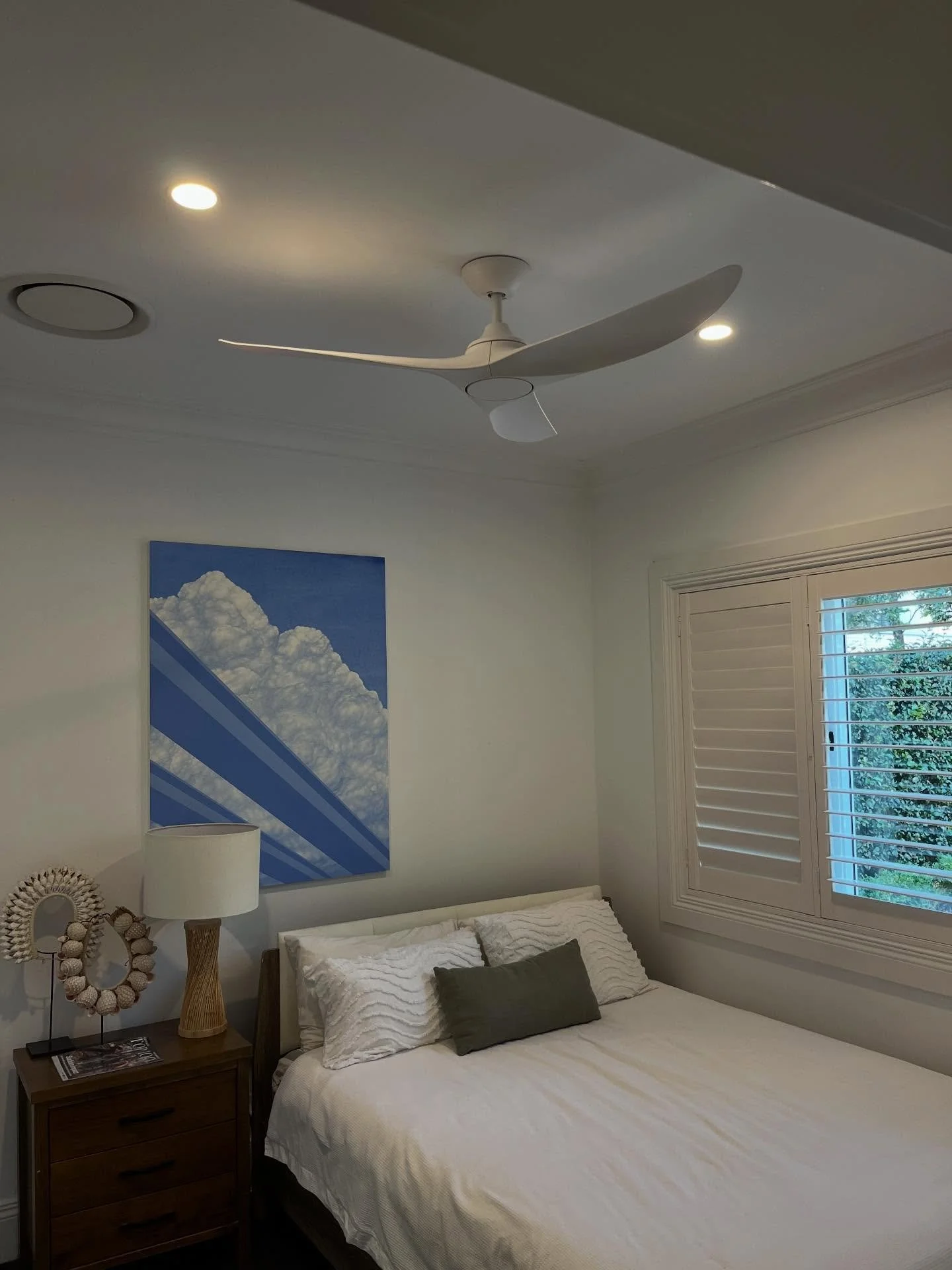 Bringing these rooms too life with @hunterpacificceilingfans and @atom_lighting the best in the business 👌