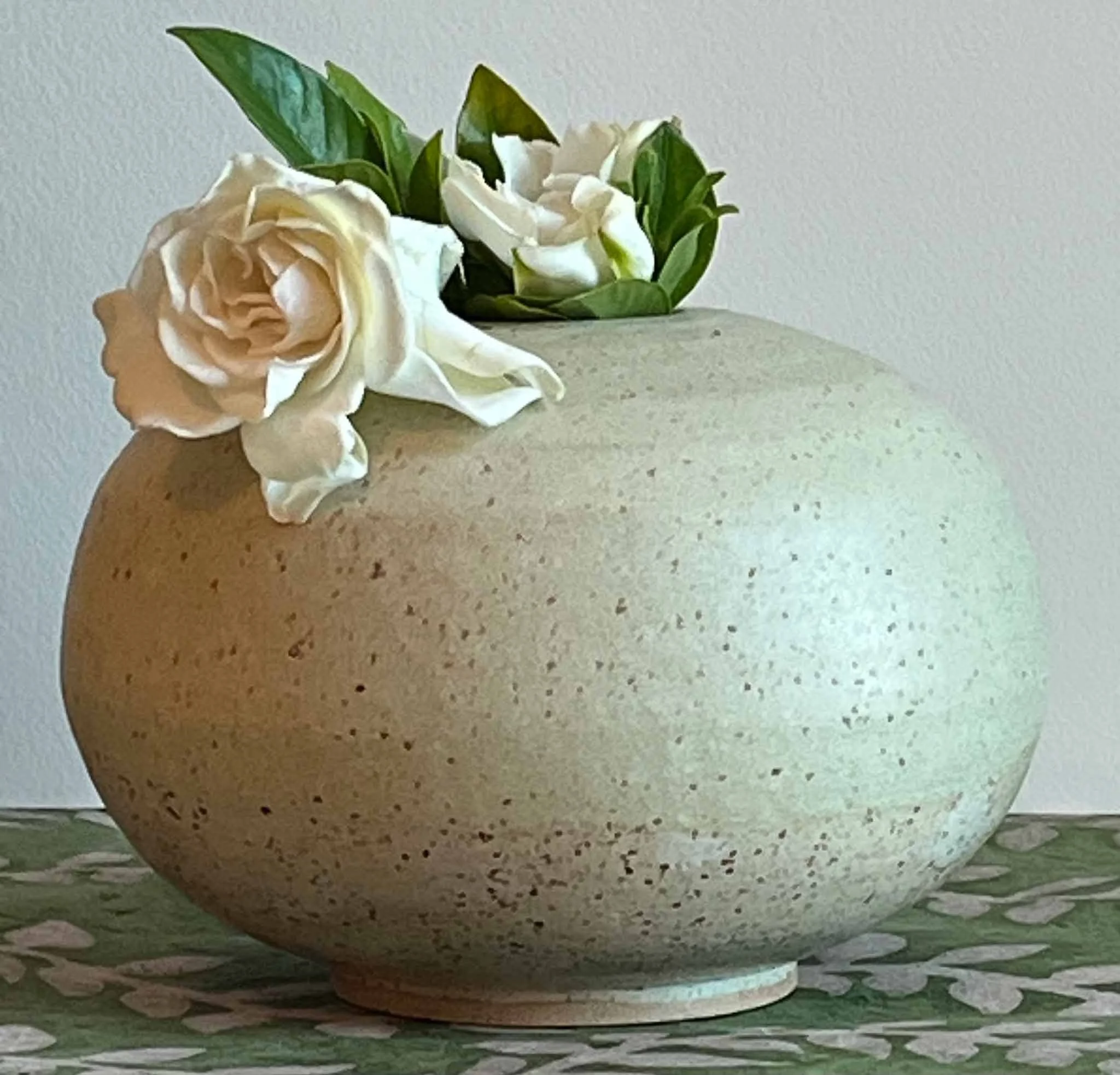 HAHiland- Harvest Moon Vase Gardenia-1.jpg