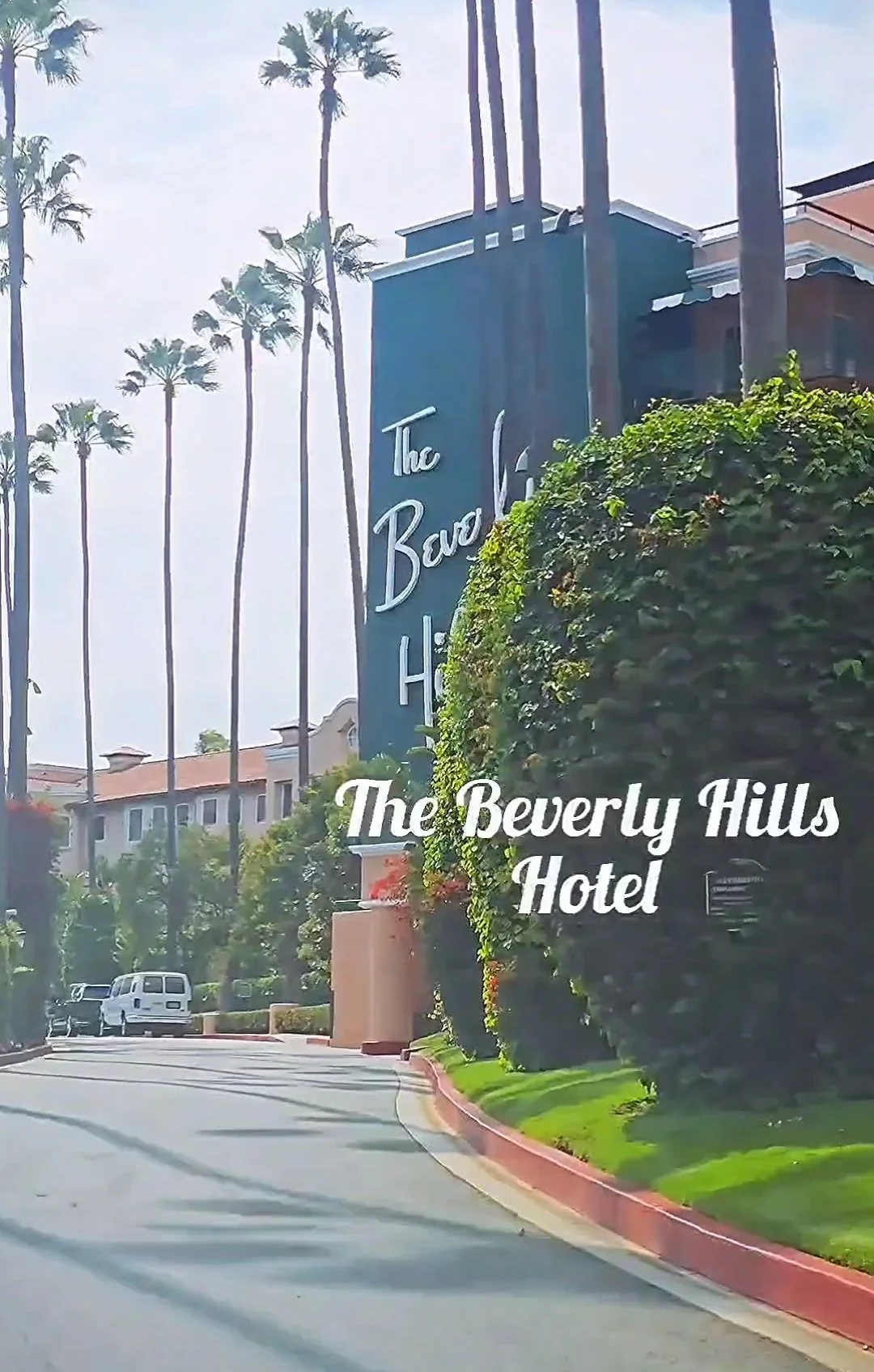 THE BEVERLY HILLS HOTEL