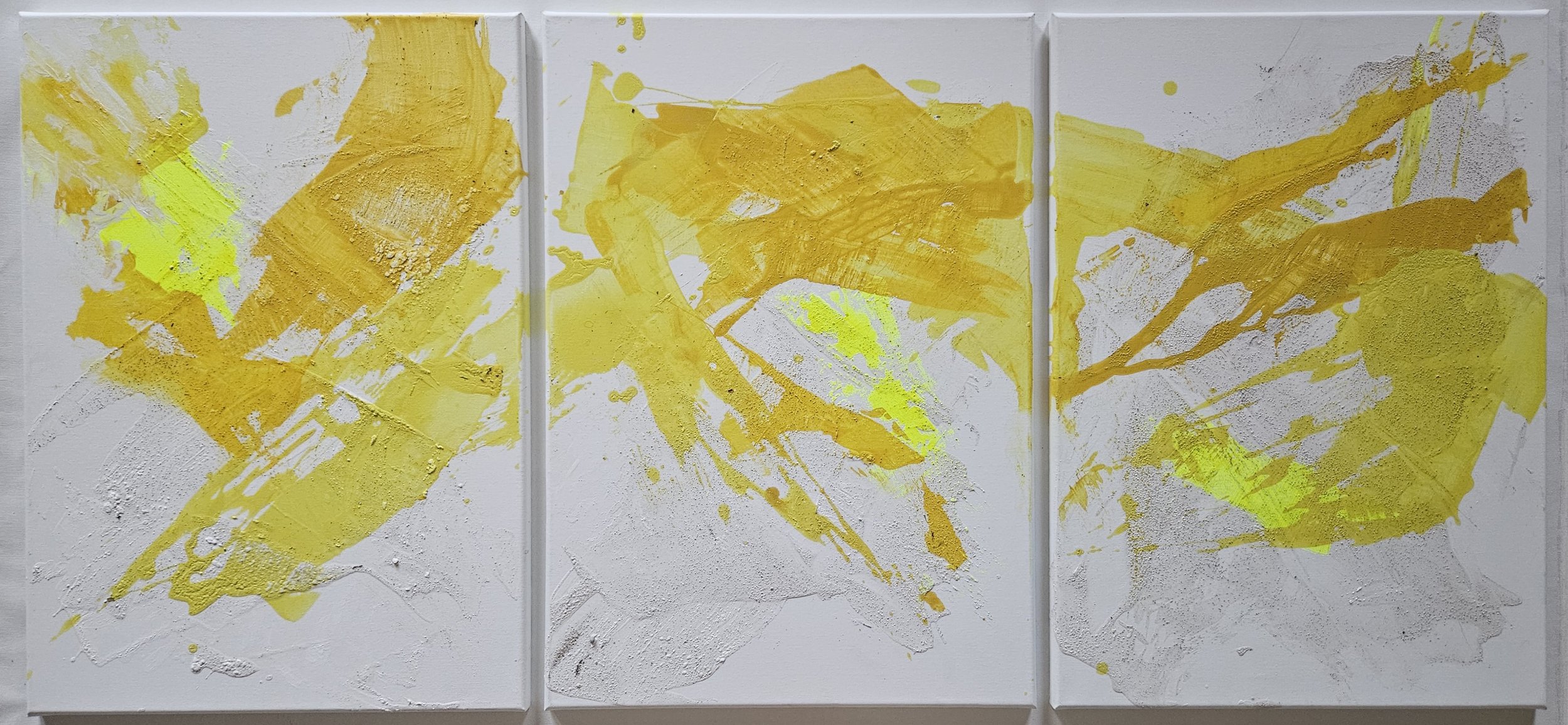 "Dimensionale Schichten - Triptychon"
Acryl auf Leinwand 150 x 70 cm (3 x 50 x 70 cm), 05/2026
Gedicht: "Dimensionen in Weiß"
«Zweimal  blinzeln und die Wolken sind zurück, fast macht mich das Weiß verrückt. So weit, so leicht, so schwerelos...»