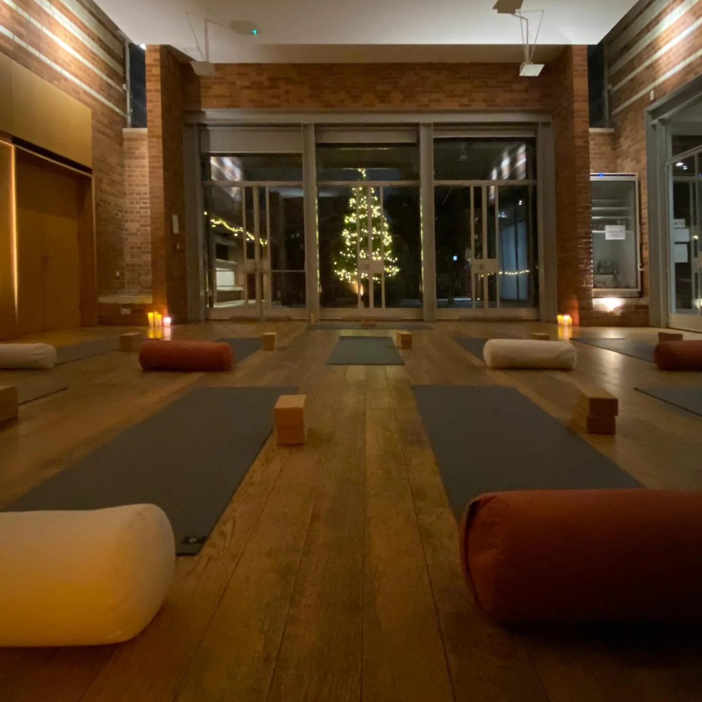 Yoga Tuesdays 20.00-21.00 at St Michael&rsquo;s continues (without the tree) 13.01. Still time to sign up! &pound;15 per class for a 5 class pass. Email or Dm me!