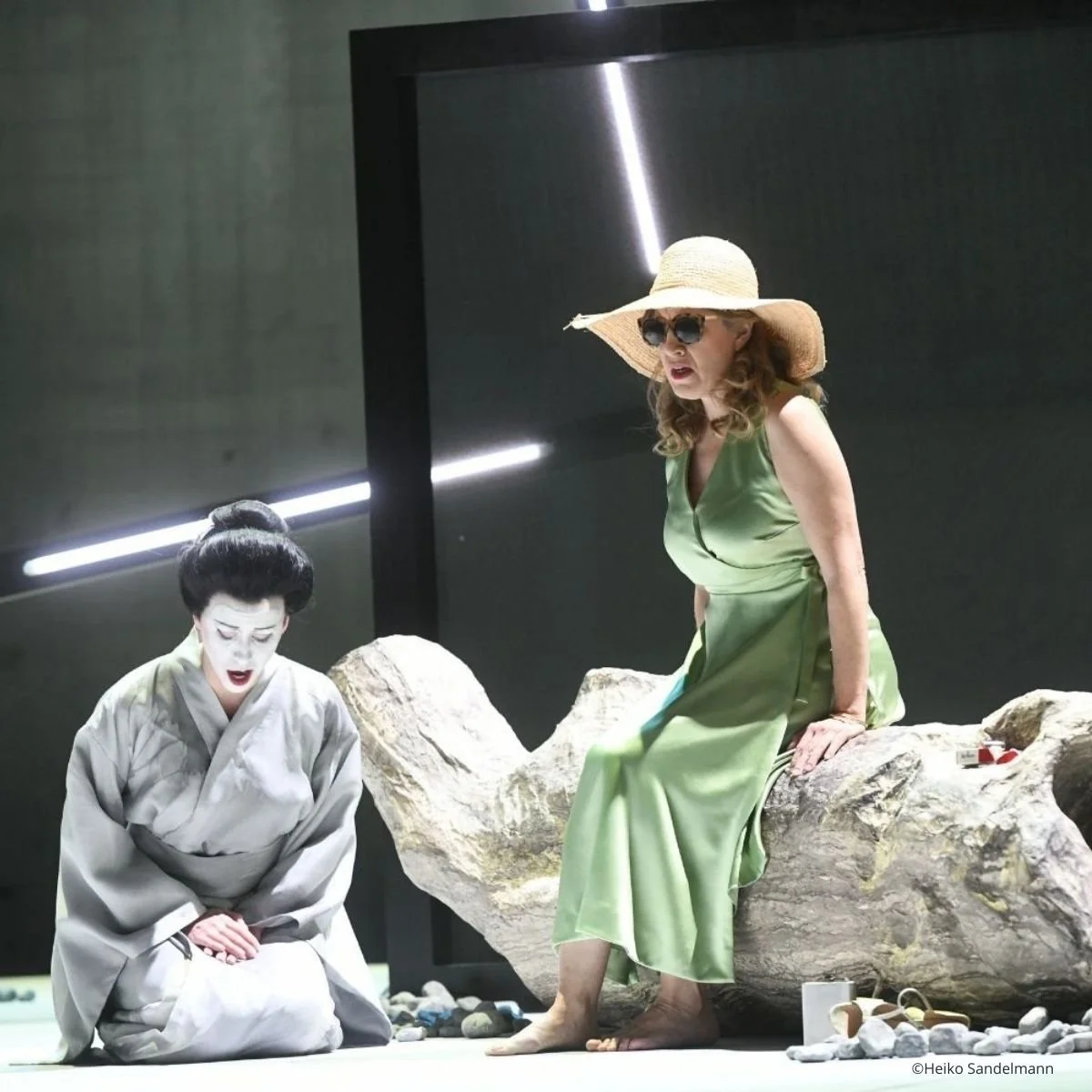 Butterfly carré.jpg