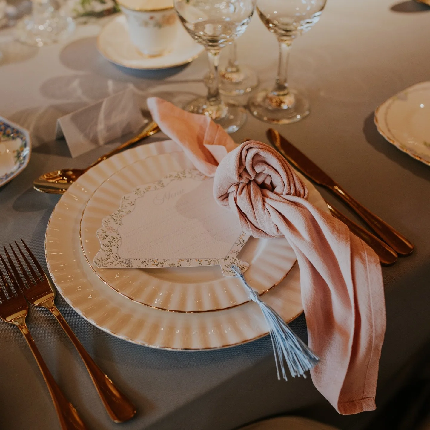 Place settings to suit any member of The Ton!

Such a lovely day at @styallodge for their spring open day. Met some delightful couples and caught up with fellow suppliers. Thank you for having me 🫶 

Photos: @lslatteryphoto 
Styling and florals @pla