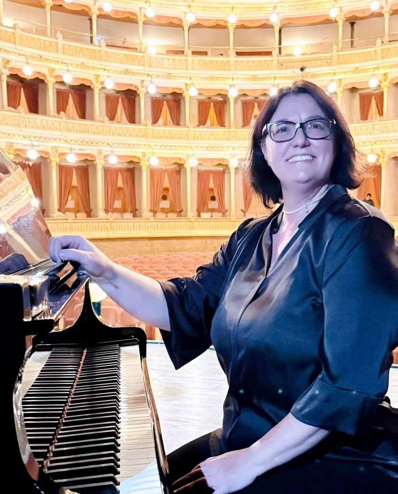 Claudia Mariano, pianist & coach