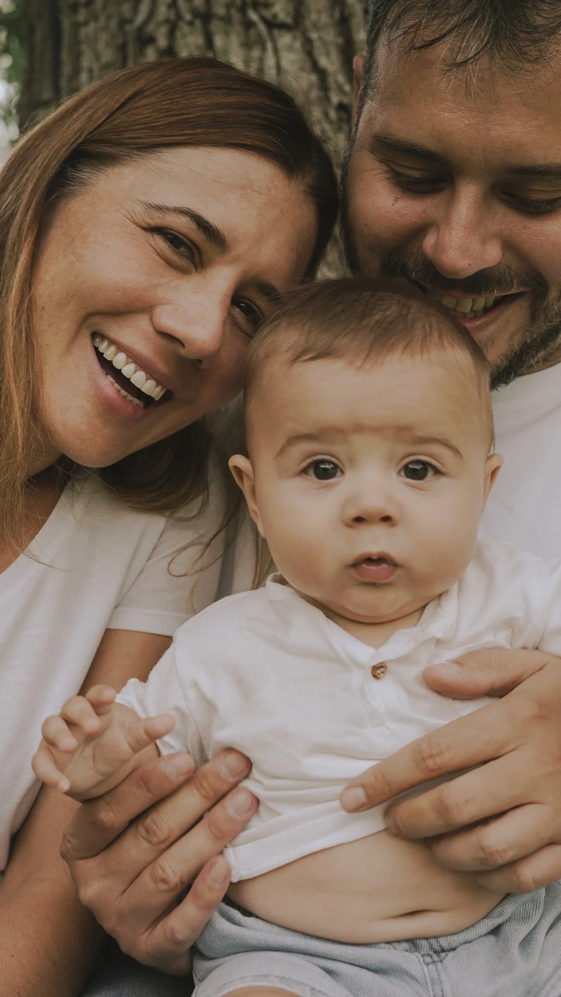 Fotografía de Maternidad. Reportaje de embarazo Jaén. Fotografa/Fotografo en La Zubia, Granada, Zafra, Badajoz, Extremadura. Fotógrafa en Jaén, Fotógrafa de embarazo y maternidad Jaén, Fotógrafo/a Cazorla. Sesión de fotografía en familia. 