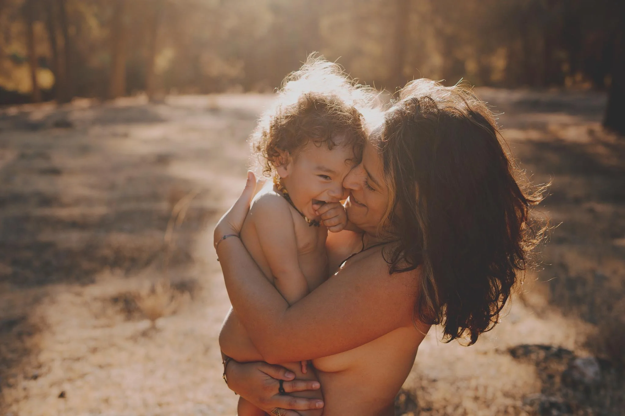 Fotografia de Maternidad. Reportaje de embarazo Jaén. Fotografía de embarazo y maternidad en Jaén, Granada, Cazorla, Almería, Extremadura. Fotografa Jaén, Fotografa de embarazo y maternidad Jaén, Fotografo embarazo Granada, Almería. 