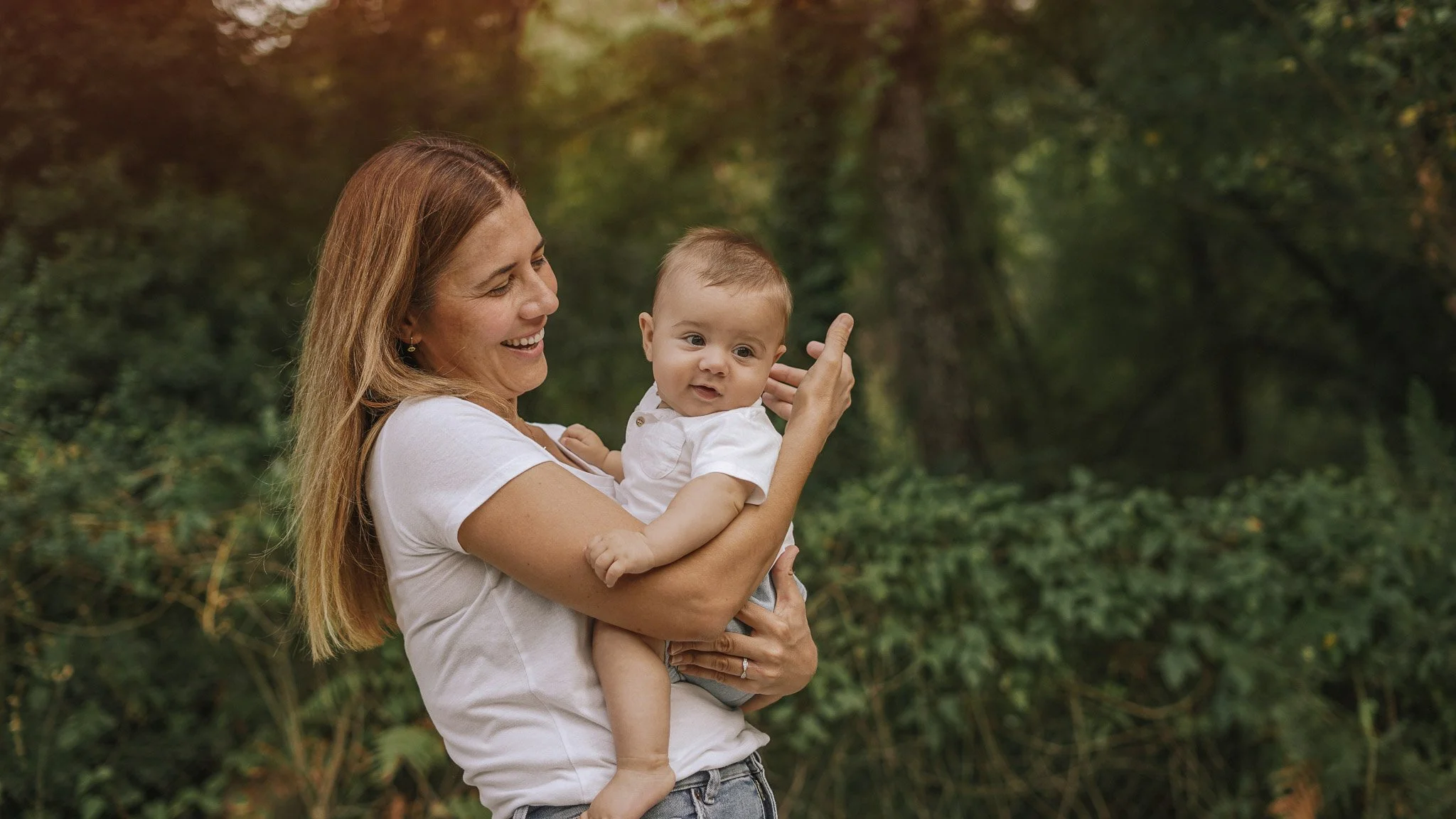 Fotografia de Maternidad. Reportaje de embarazo Jaén. Fotografía de embarazo y maternidad en Jaén, Granada, Cazorla, Almería, Extremadura. Fotografa Jaén, Fotografa de embarazo y maternidad Jaén, Fotografo embarazo Granada, Almería. 