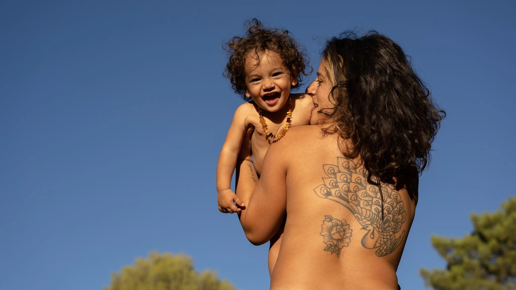 Fotografía de Maternidad. Reportaje de embarazo Jaén. Fotografa/Fotografo en Zafra, Badajoz, Extremadura. Fotógrafa en Jaén, Fotógrafa de embarazo y maternidad Jaén, Fotógrafo/a Cazorla. Sesión de fotografía en familia. 