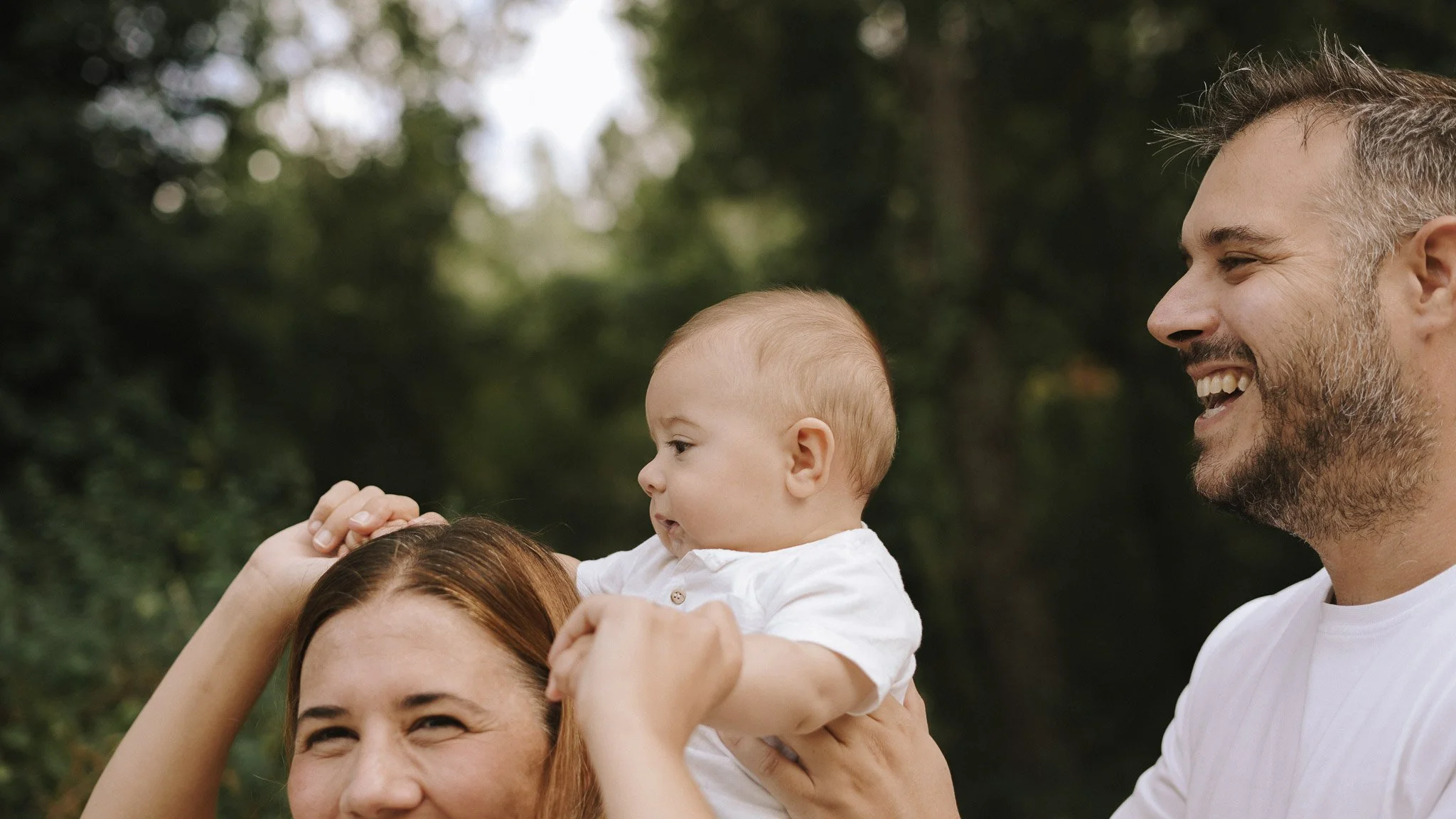 Fotografía de Maternidad. Reportaje de embarazo Jaén. Fotografa/Fotografo en La Zubia, Granada, Zafra, Badajoz, Extremadura. Fotógrafa en Jaén, Fotógrafa de embarazo y maternidad Jaén, Fotógrafo/a Cazorla. Sesión de fotografía en familia. 