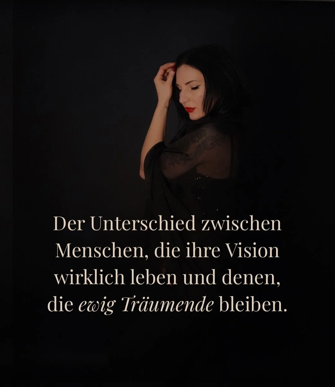 Eine gro&szlig;e, so vogelwilde und unreal scheinende Vision zu haben verlangt deine Treue zu dieser Vision.

&bdquo;Ich schau mal, wie es l&auml;uft&ldquo; wird sie nicht wirklich machen ebenso wenig wie &bdquo;Ich fange erstmal klein an und dann&he