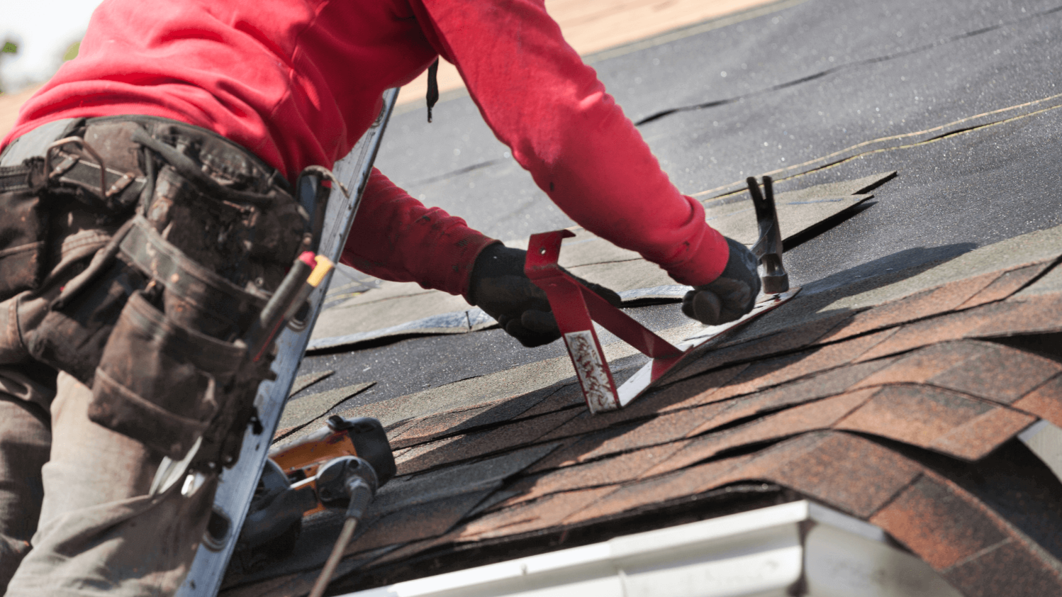Fixing-minor-roof-leaks.png