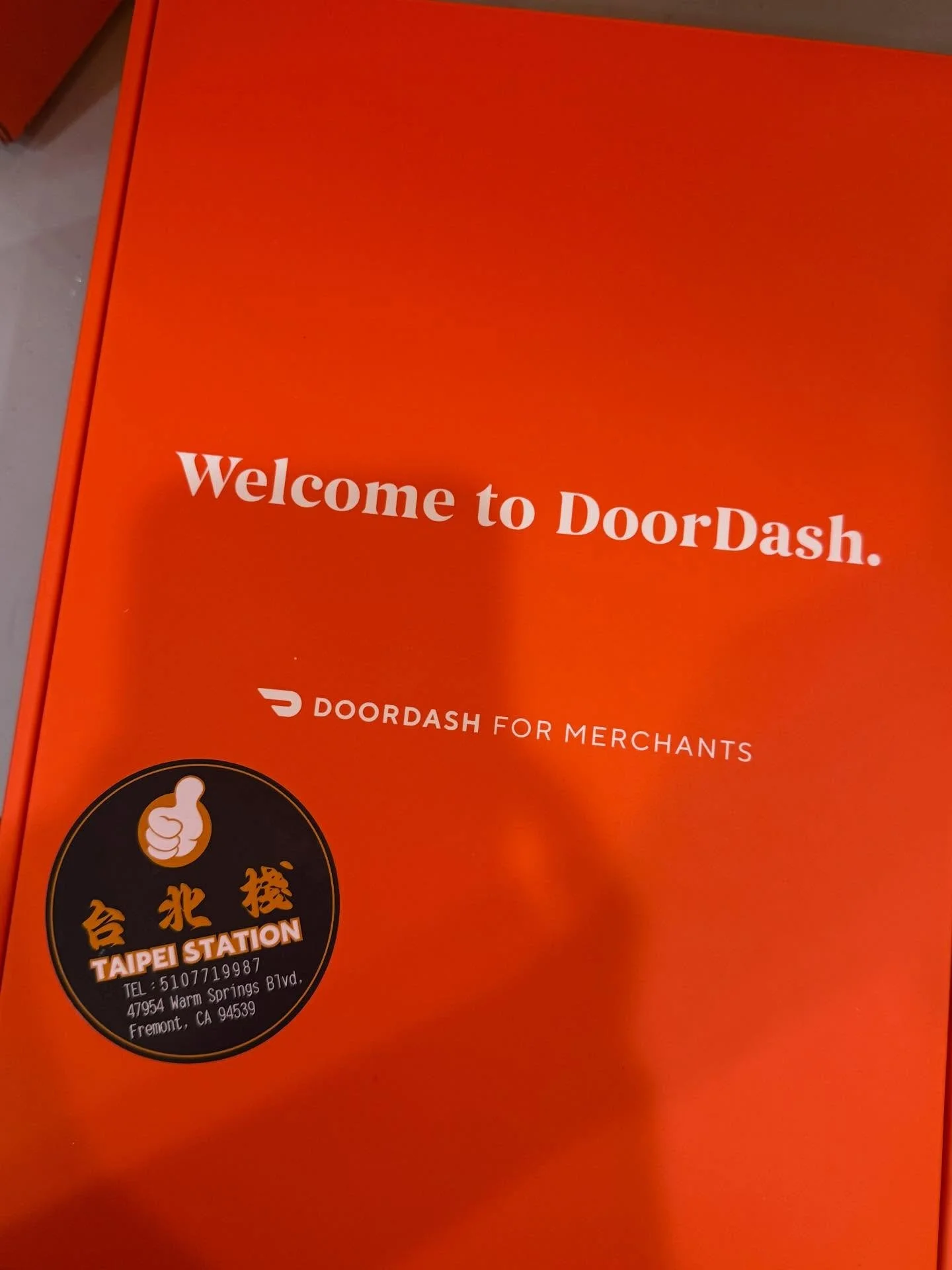 🎉【重大通知】🎉
台北栈 Taipei Station
✨ 现在正式上线 DoorDash 啦！✨

以后在家也能轻松吃到我们的人气台式美食：
🍚 鲁肉饭
🍗 炸盘
通通都可以直接外送到你家！

感谢大家一路以来的支持 💛
欢迎大家在 DoorDash 搜寻：
👉【Taipei Station Fremont】

📲 外送｜自取 都已开放
请多多支持我们 ❤️

&mdash;

🎉 BIG NEWS! 🎉
Taipei Station is now officially av