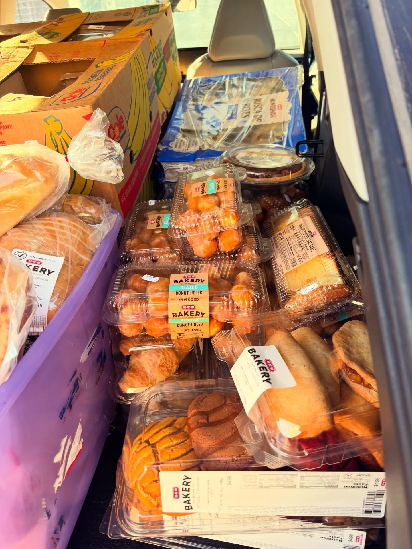 On Fridays, co-owner &amp; biz manager Cheryl, shifts her SUV into delivery mode. 🚙 Donations from @heb delivered to @roundrockareaservingcenter to help feed our neighbors and reduce food waste. 🍽️ Today&rsquo;s donation includes fresh fruit, 🍎 ho