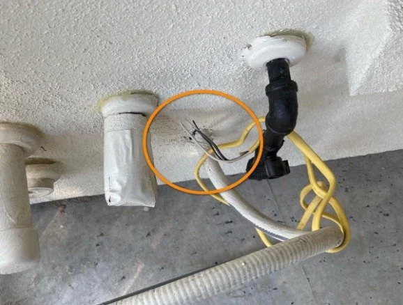 "New" Doesn&rsquo;t Always Mean "Done." 🛠🔌🔥

Found this during an 11-Month Builder Warranty inspection last week in WilCo. Yes, this house isn&rsquo;t even a year old.

Look closely at the circle: Open, energized splices left h