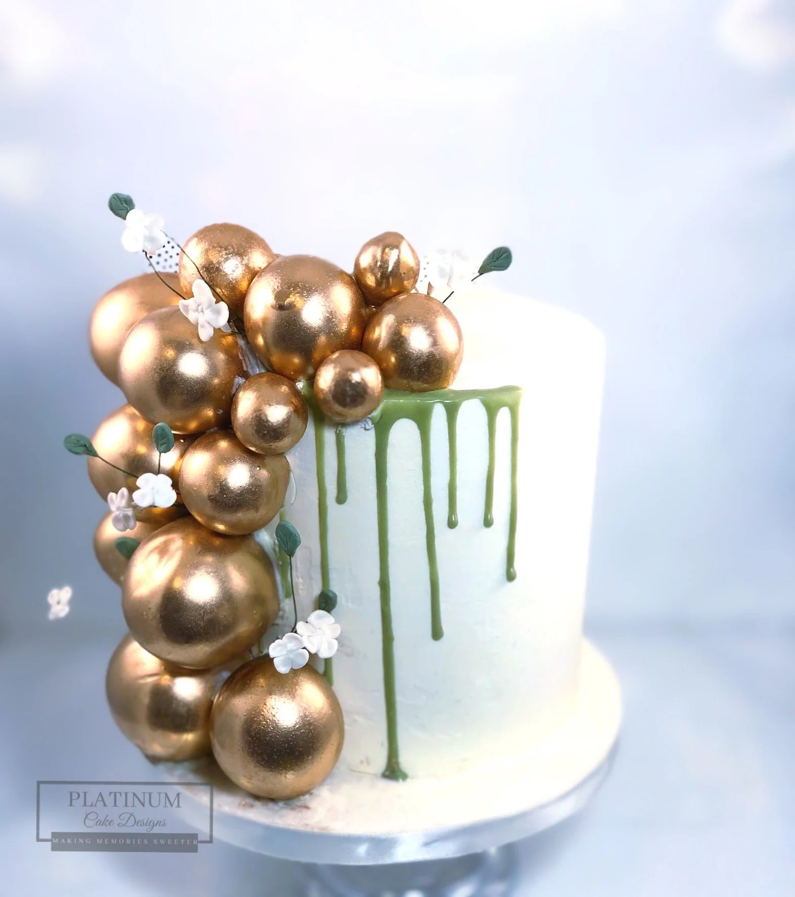 Gold Balloon Arch Engagement Cake.JPG