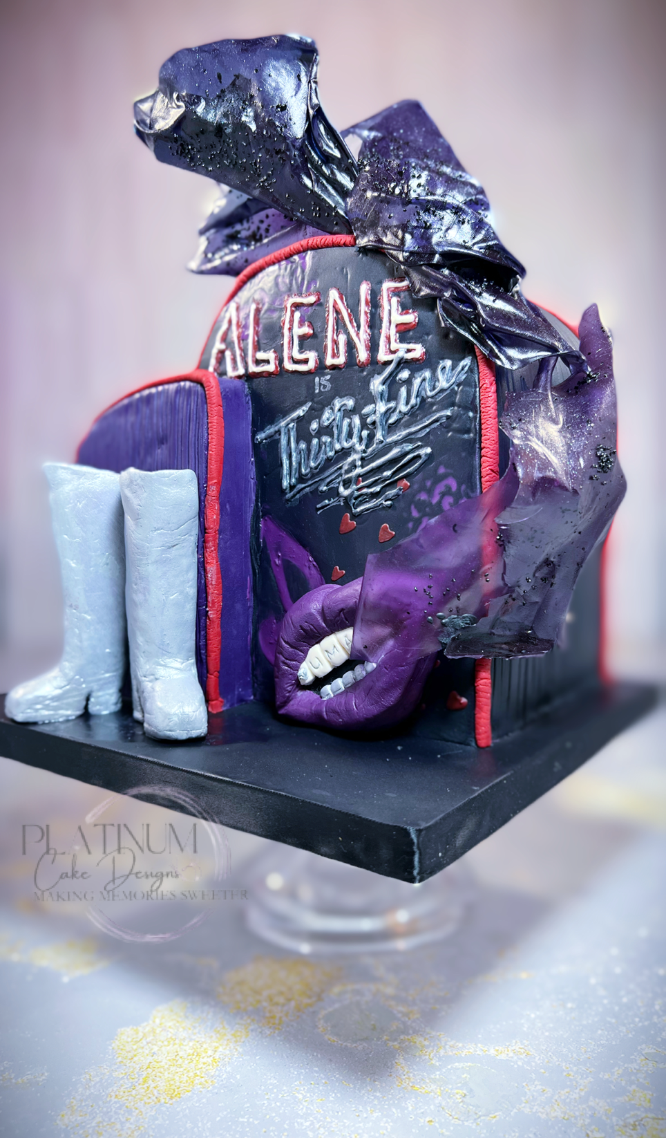 Thirty-Fine Fashion Umami Birthday Cake side3.png