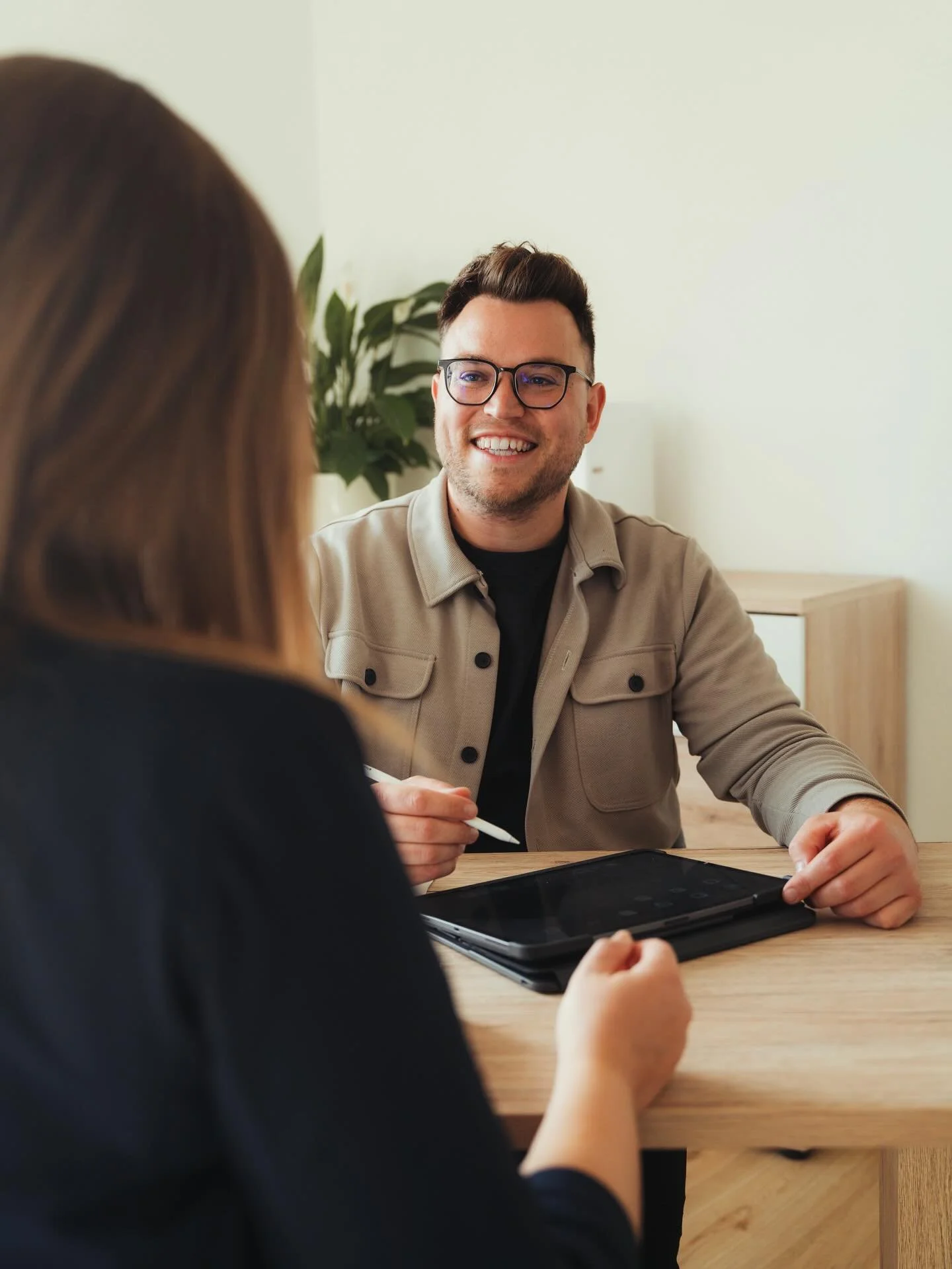 UNABH&Auml;NGIG, KOMPETENT und VERWALTUNGSERFAHREN

Im Austausch mit Euch wird deutlich: Niederstetten mit seinen Ortschaften, Weilern und H&ouml;fen braucht eine verl&auml;ssliche F&uuml;hrung, die unabh&auml;ngig entscheidet 🧭, fachlich kompetent 