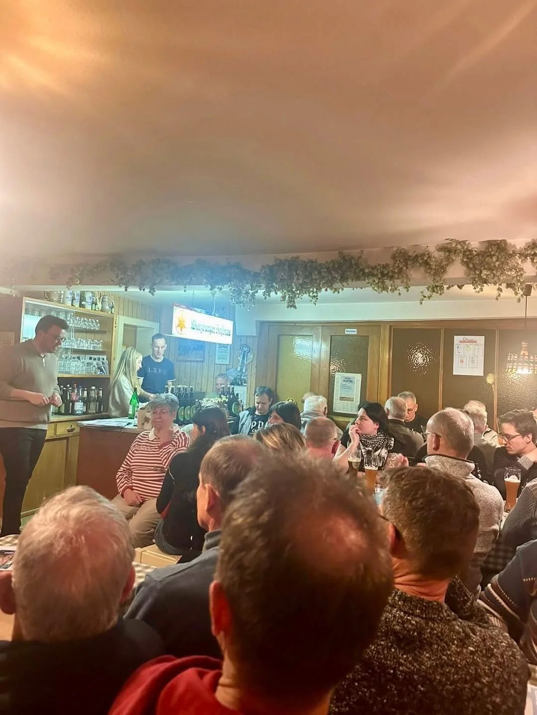 Großes Interesse beim Bürgerdialog in Wermutshausen! 🙌🏼Am vergangenen Mittwoch war das Gasthau (1).jpg