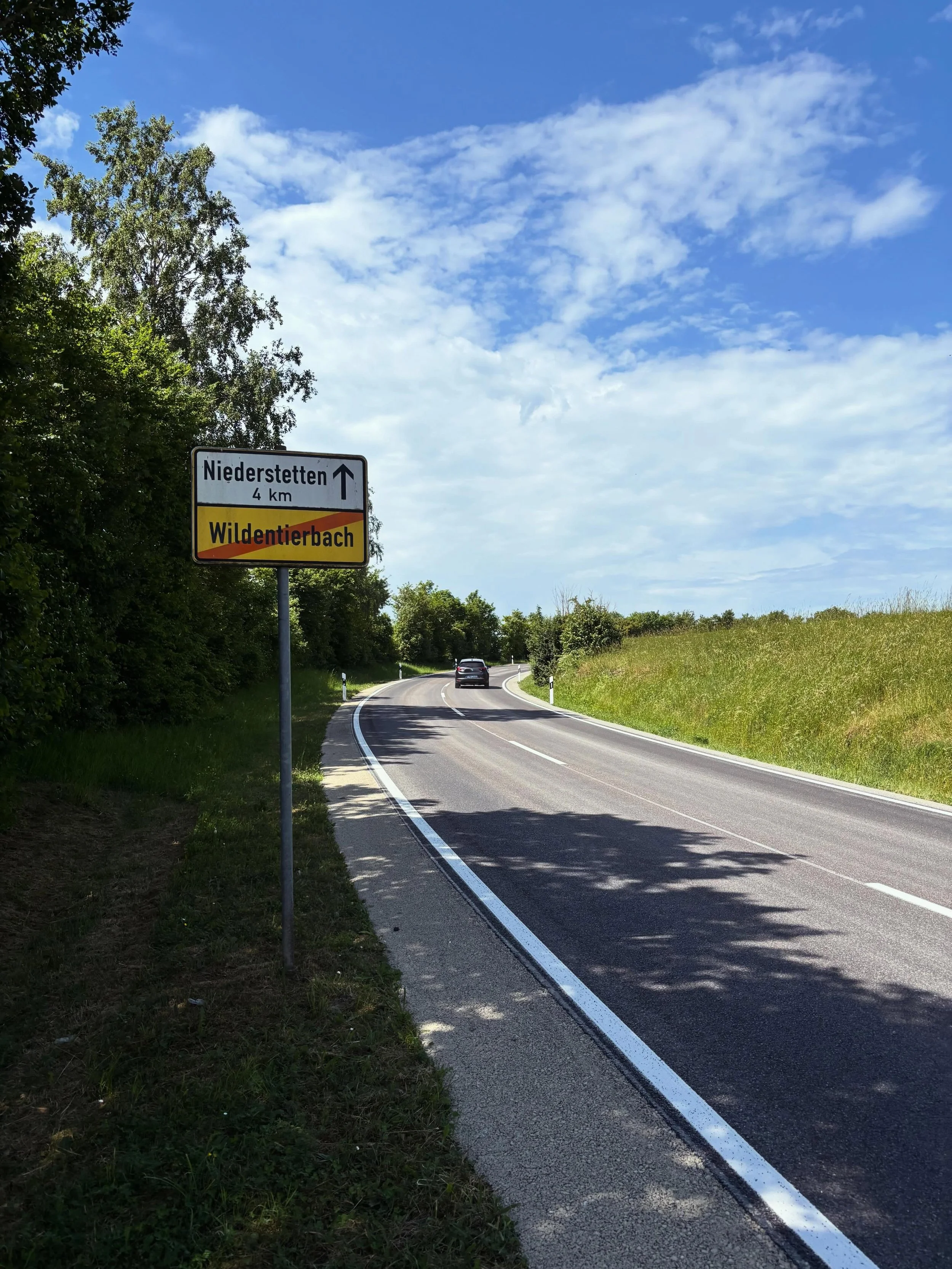 🚧 Sanierung der L1020 erfolgreich abgeschlossen! 🚧

Auch der zweite Bauabschnitt ist nun fertiggestellt und die Strecke wieder vollst&auml;ndig f&uuml;r den Verkehr freigegeben. Damit konnte die Erneuerung der Fahrbahndecke der L1020 innerhalb k&uu
