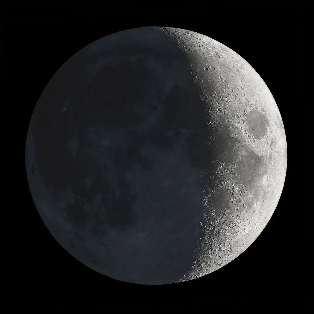 La lune dans son premier croissant