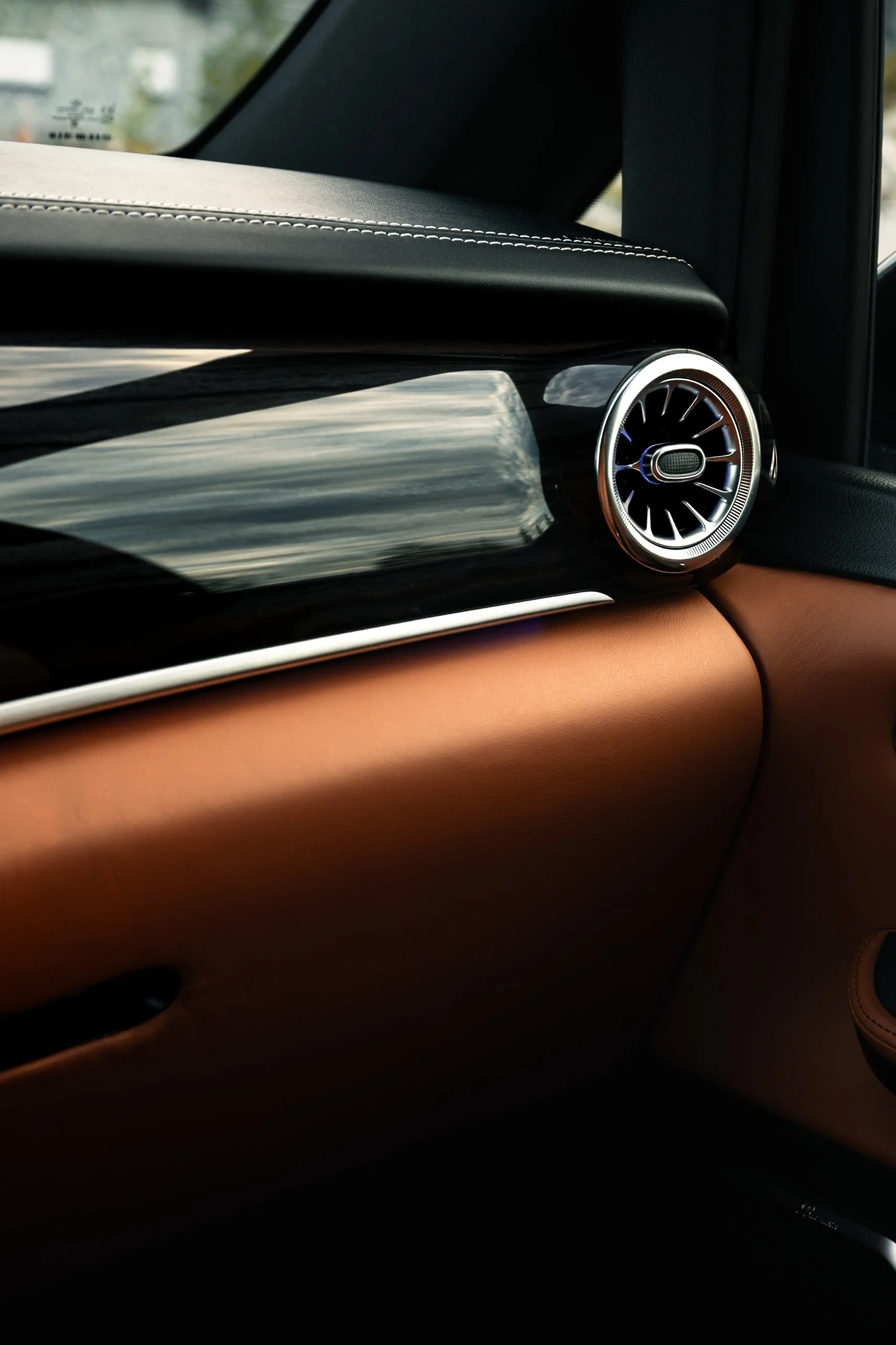 v-class_JSW4951 2.JPG