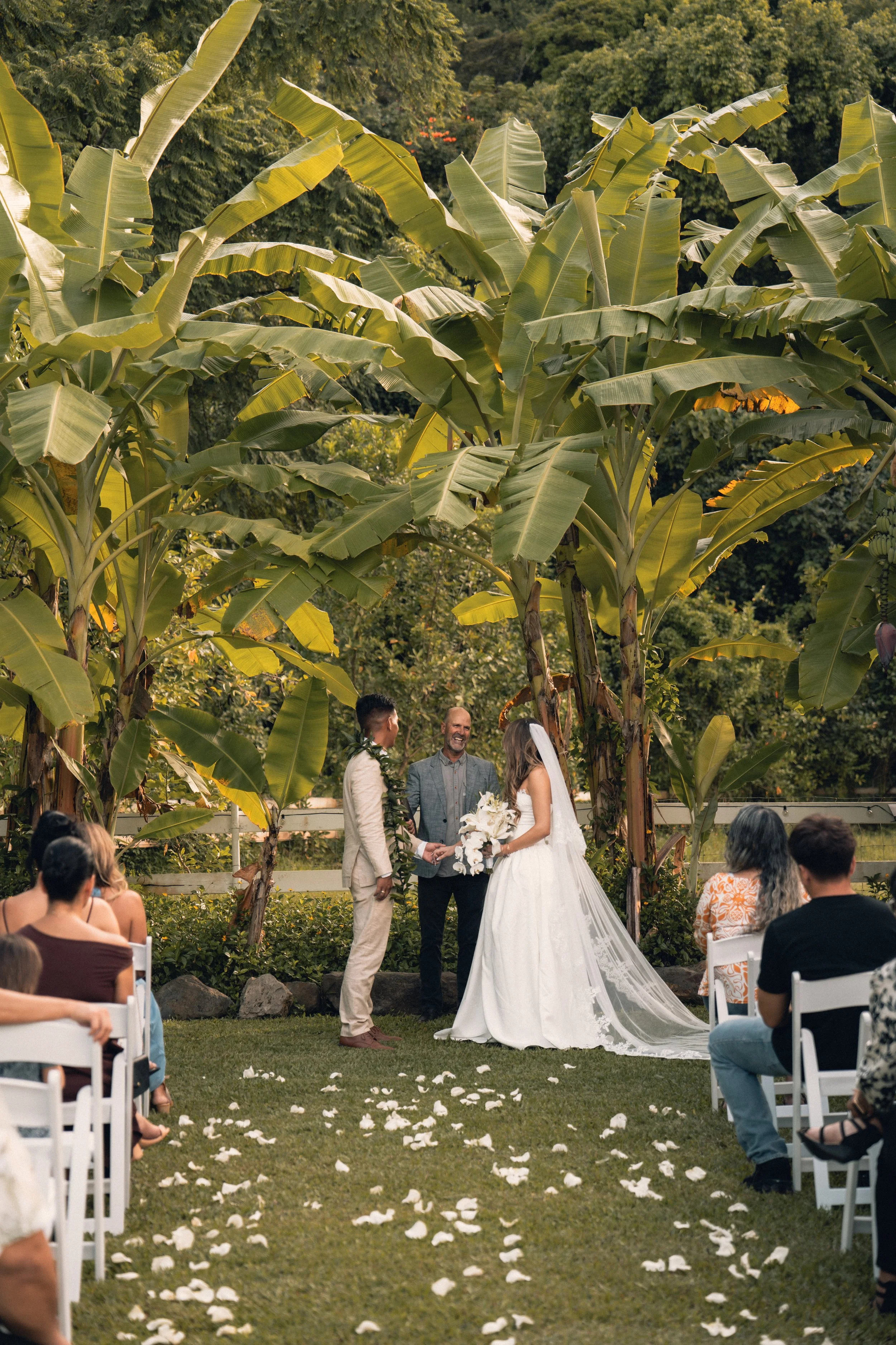 hawaii_wedding_photographer_oahu_couples_engagement-17.jpg