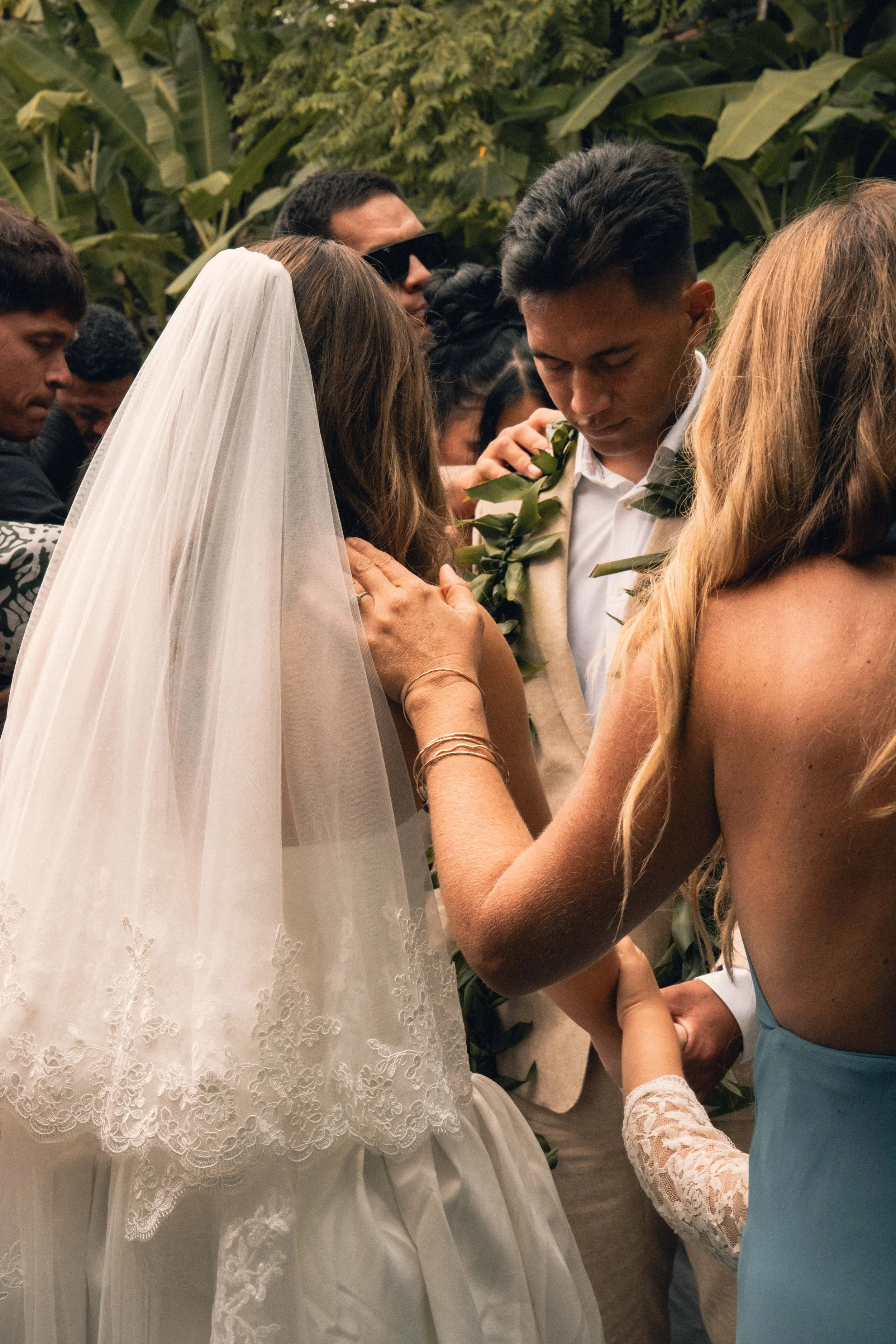 hawaii_wedding_photographer_oahu_couples_engagement.jpg