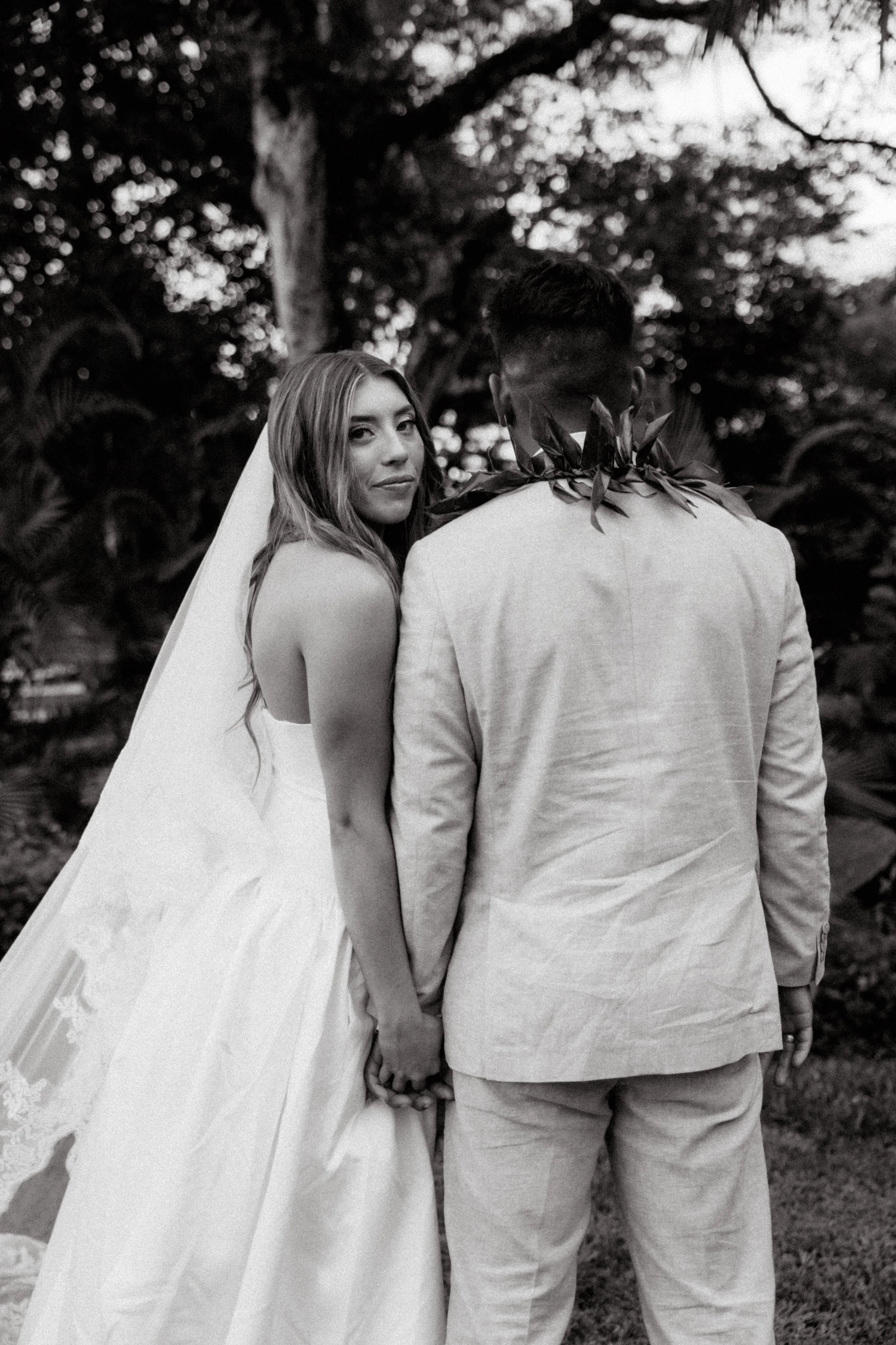 hawaii_wedding_photographer_oahu_couples_engagement-32.jpg
