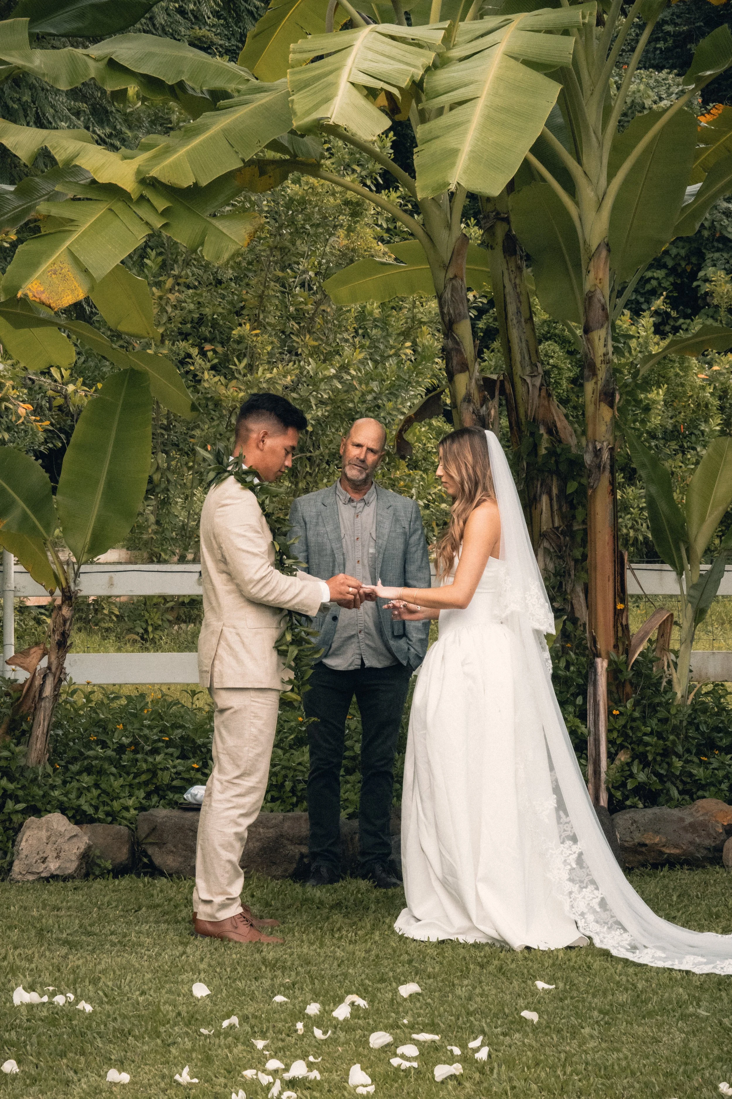 hawaii_wedding_photographer_oahu_couples_engagement-23.jpg