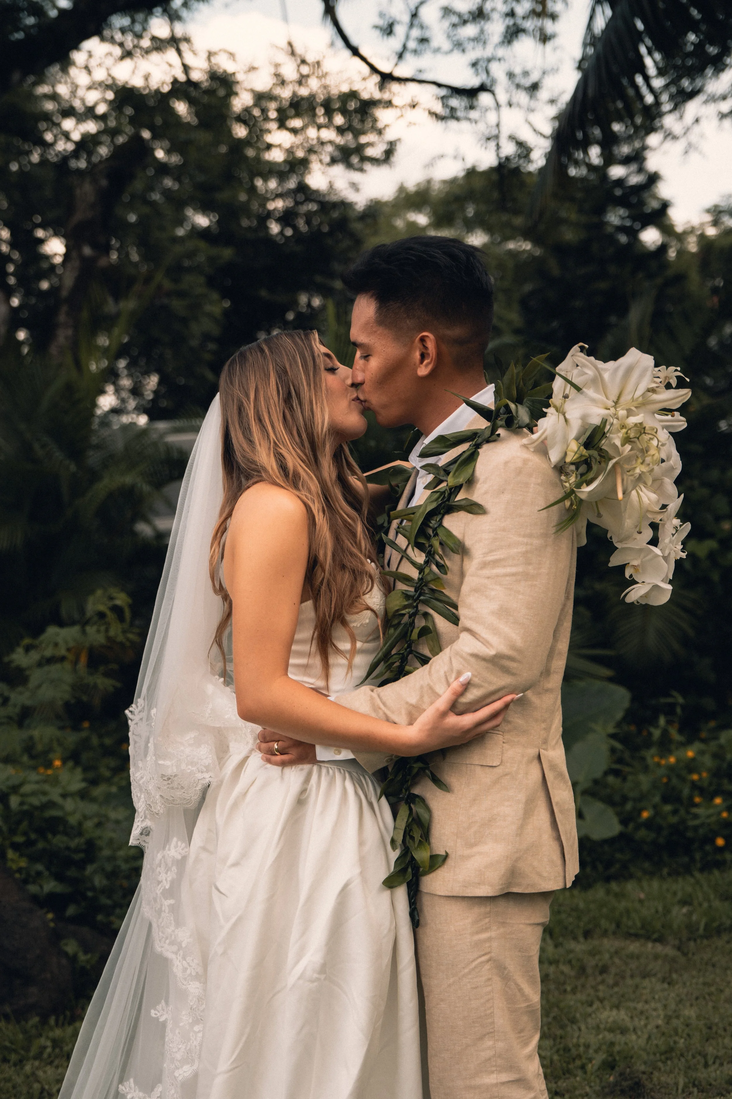 hawaii_wedding_photographer_oahu_couples_engagement-30.jpg
