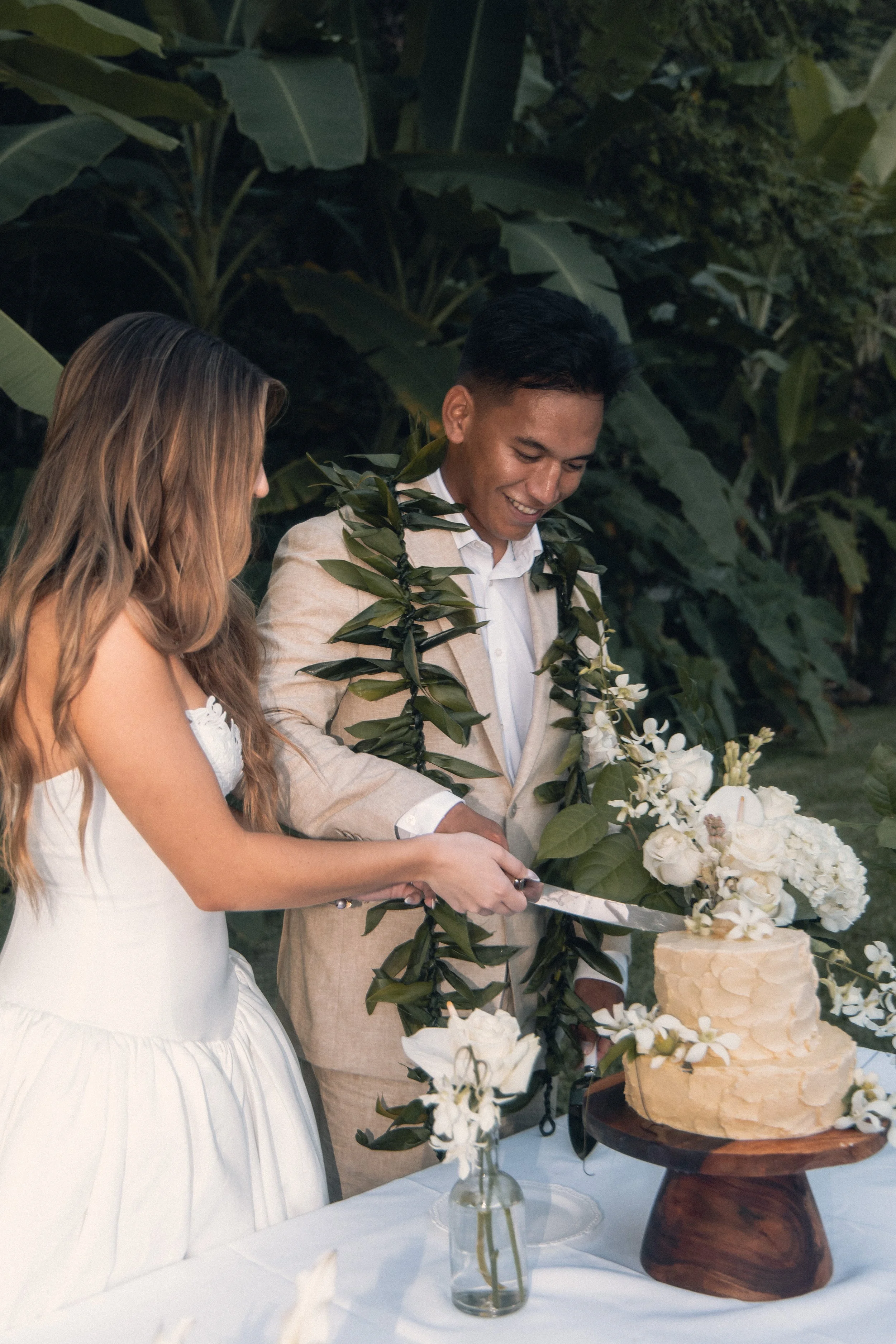 hawaii_wedding_photographer_oahu_couples_engagement-40.jpg
