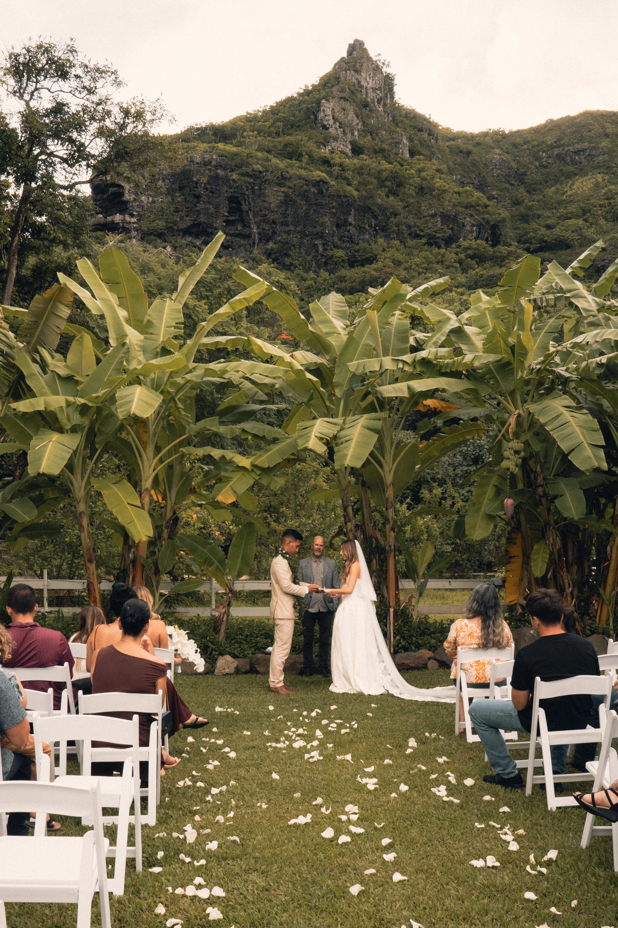 hawaii_wedding_photographer_oahu_couples_engagement-22.jpg