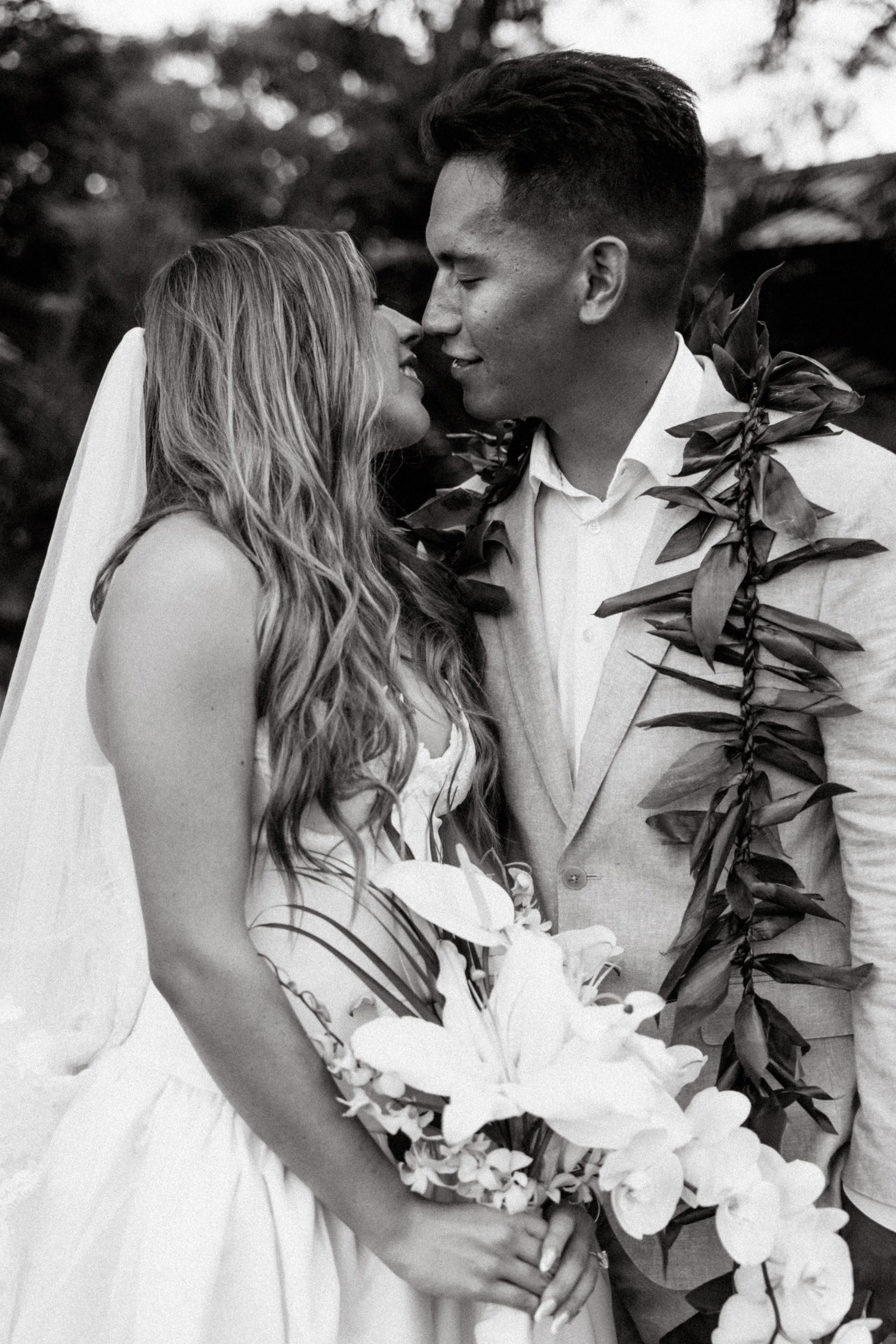 hawaii_wedding_photographer_oahu_couples_engagement-29.jpg
