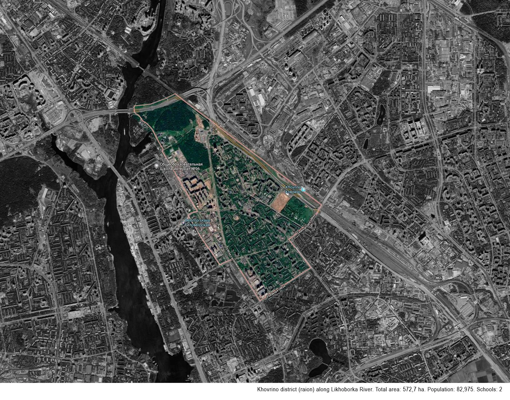 Satellite view of Khovrino district along Likho­borka River, with green park areas, roads, and urban buildings in Moscow, Russia.