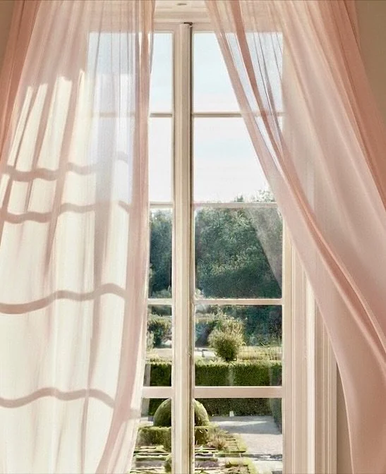 Maison Viveka on avannut ovensa ✨

Ja vastaanotto on ollut kerrassaan hurmaava. 💕🥹🙏

Ensimm&auml;iset projektit ovat jo k&auml;ynniss&auml;. Asiakkaat astuivat sis&auml;&auml;n melkein ennen kuin talo oli valmis. Se kertoo tarpeesta: yritykset, or