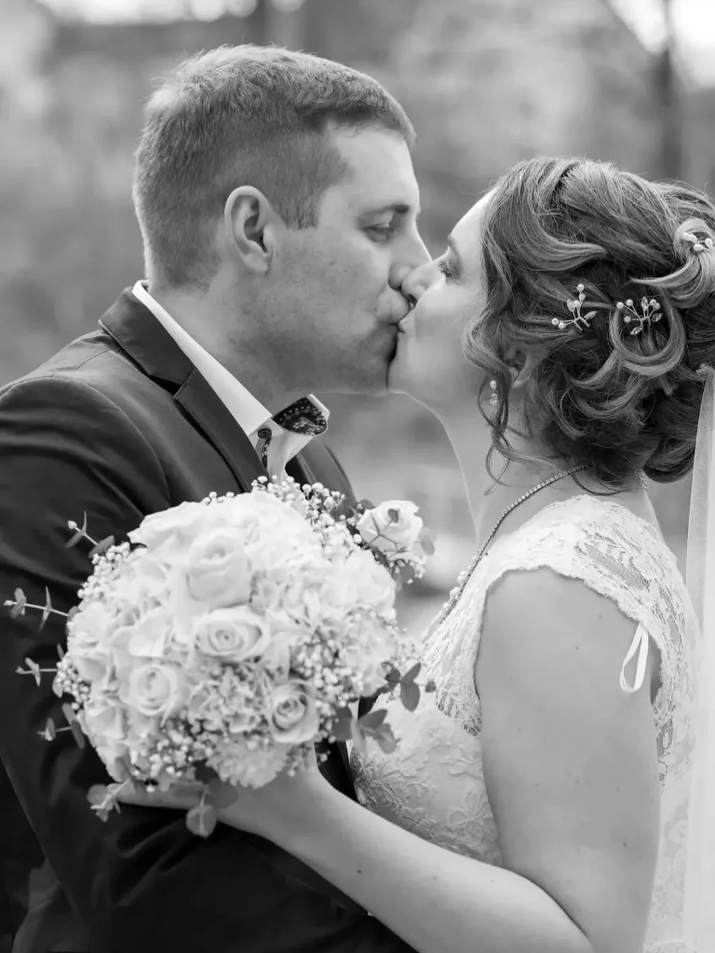 Liebe ist die stärkste Macht der Welt, und doch ist sie die demütigste.“ – Mahatma Gandhi
baddriburg #höxter #paderborn #heirateninbaddriburg #heirateninhöxter #heirateninpaderborn #fotografbaddriburg #fotografhö