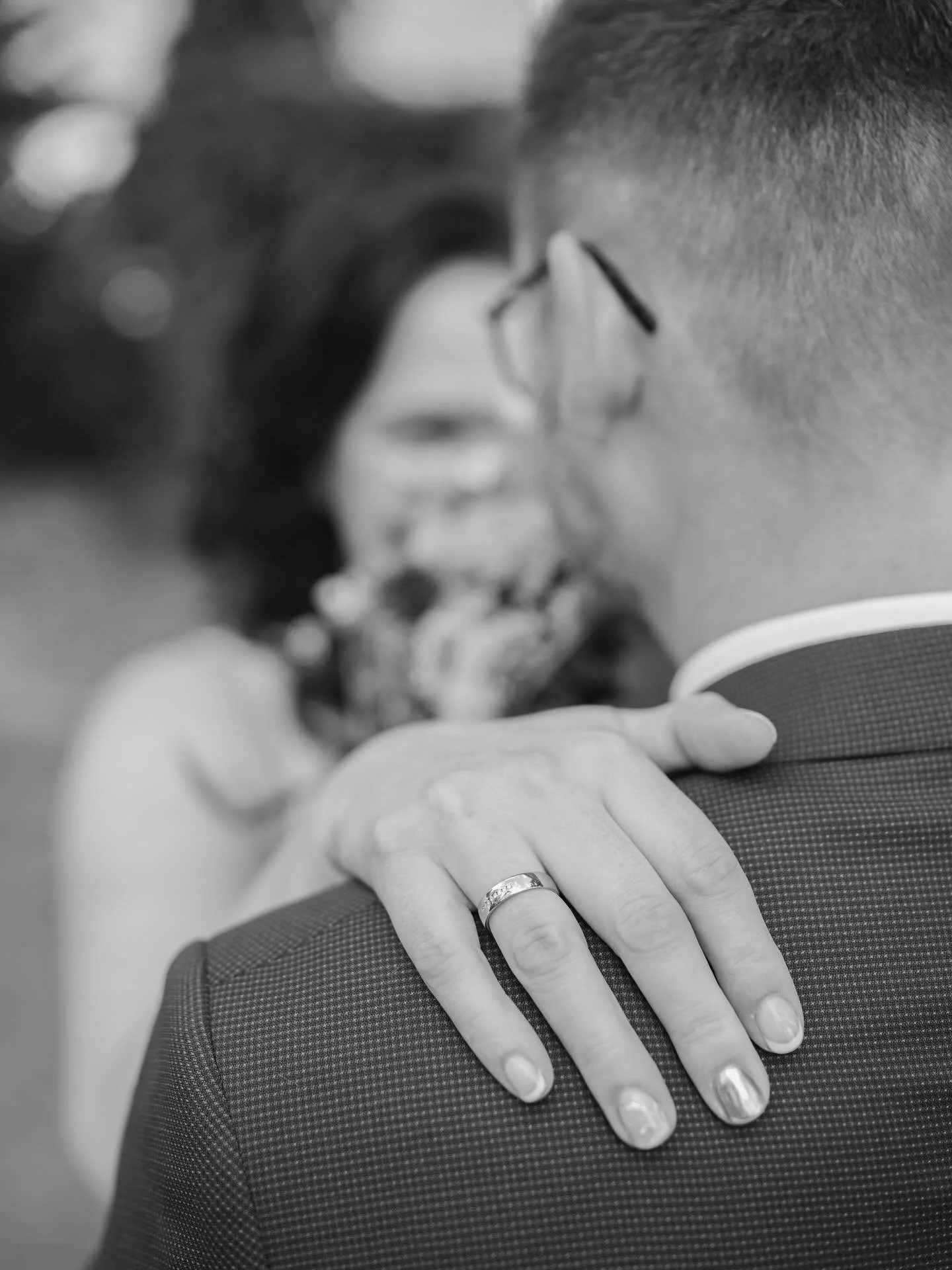 „Ehe bedeutet, gemeinsam durchs Leben zu gehen – mit Vertrauen, Respekt und Liebe.“
#baddriburg #höxter #paderborn #heirateninbaddriburg #heirateninhöxter #heirateninpaderborn #fotografbaddriburg #fotografhöxter #fot