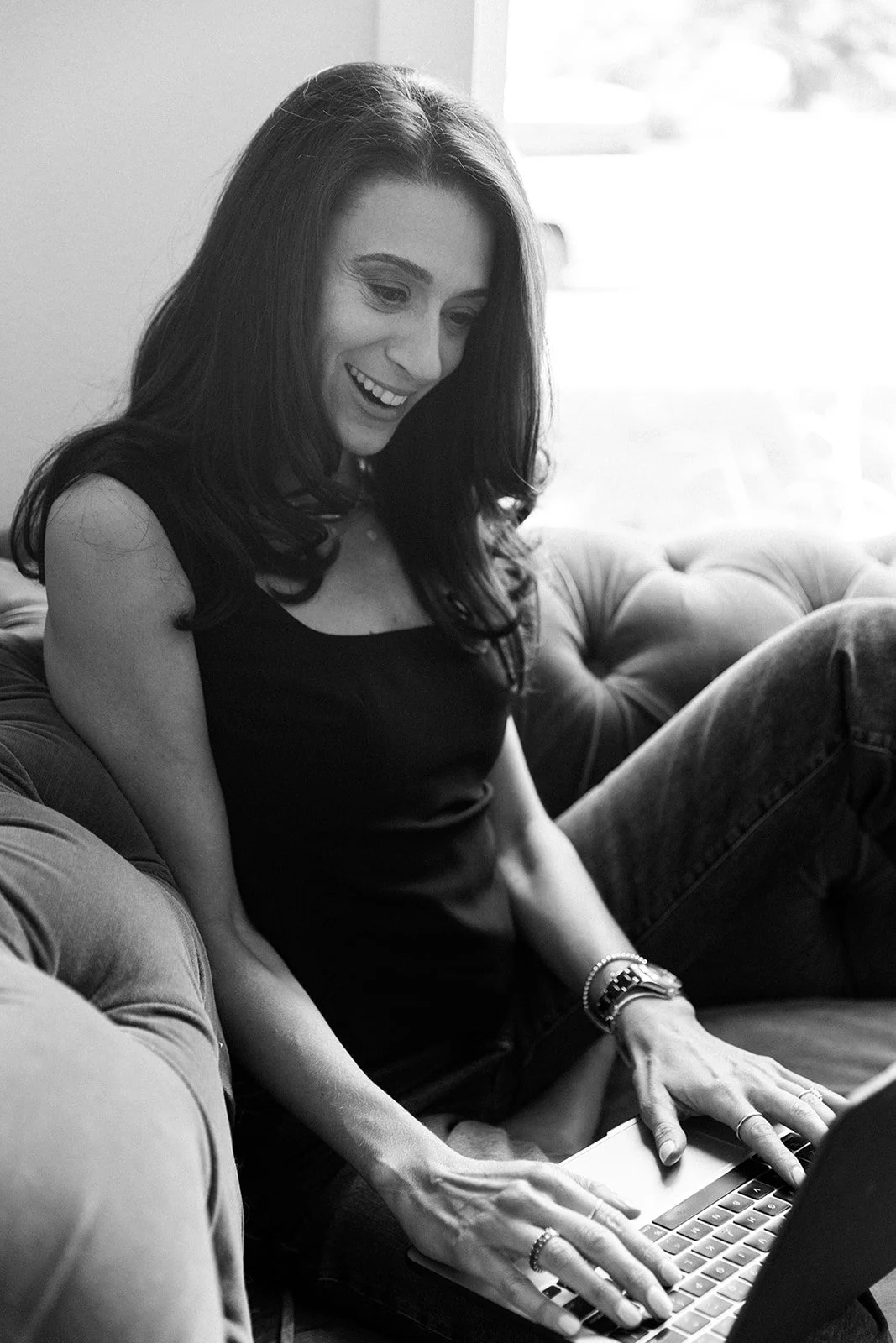 Coaching vs. Therapy: A Guide for Women in Transition