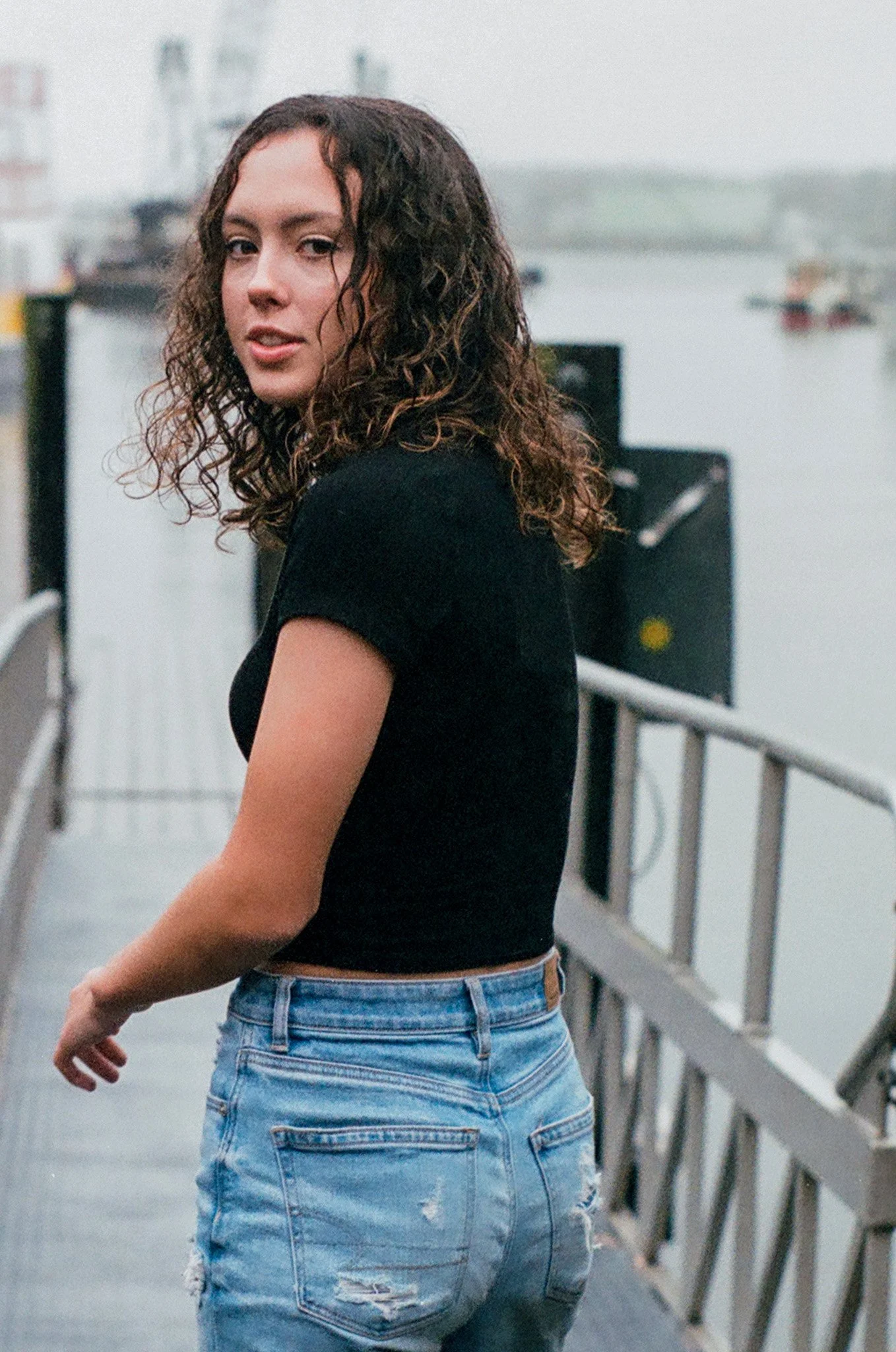 ava020-2.jpg