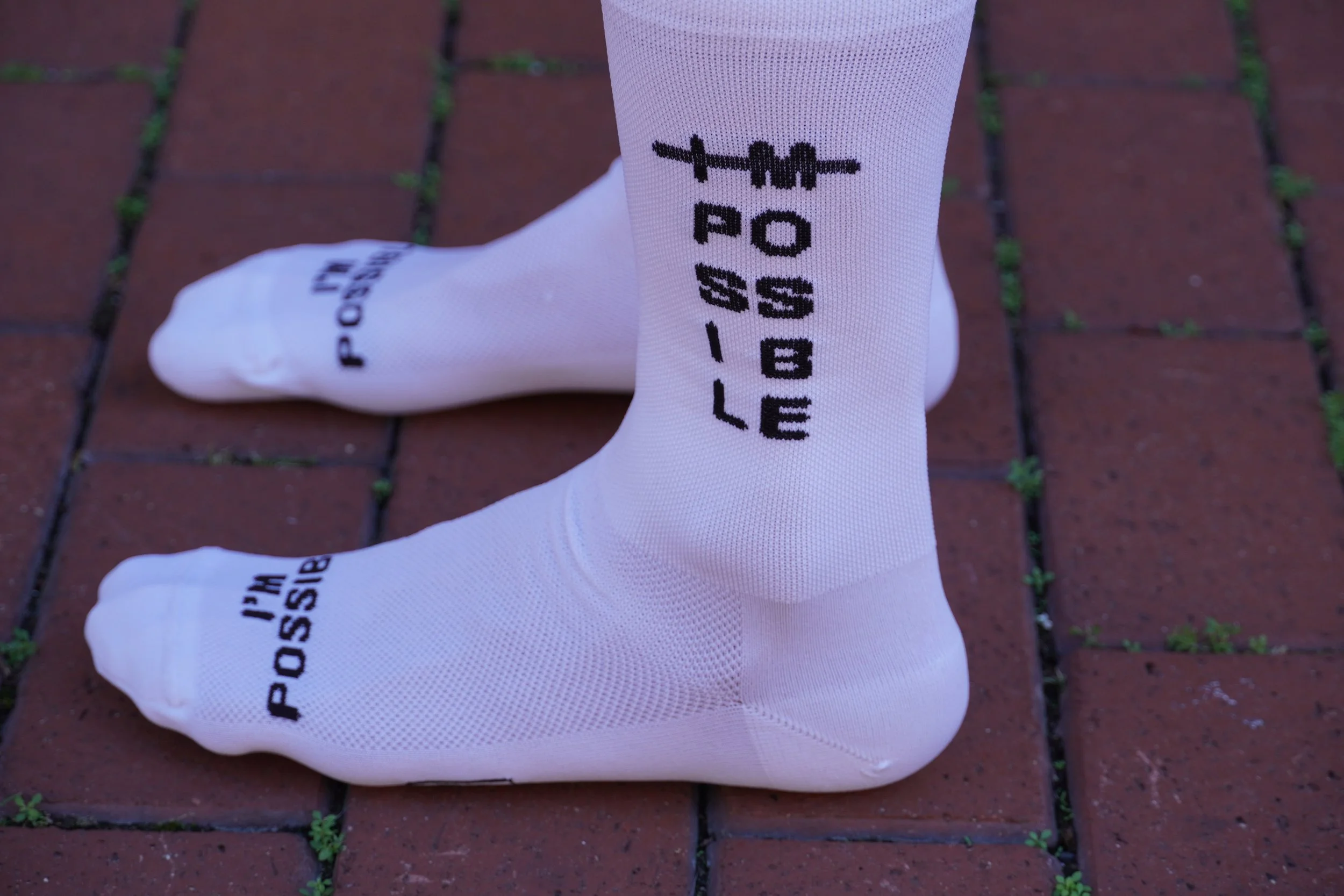I'M POSSIBLE CROSS OUT SOCKS WHITE