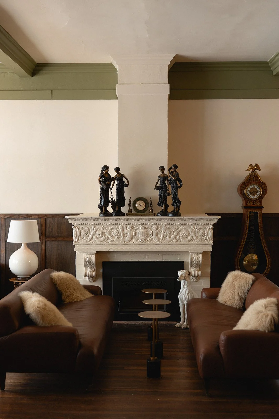1880 Union Hotel Lobby Fireplace and sitting area perfect spot for corporate retreats, cocktail parties or brand shoots (Photography Credit: Isle of Film)