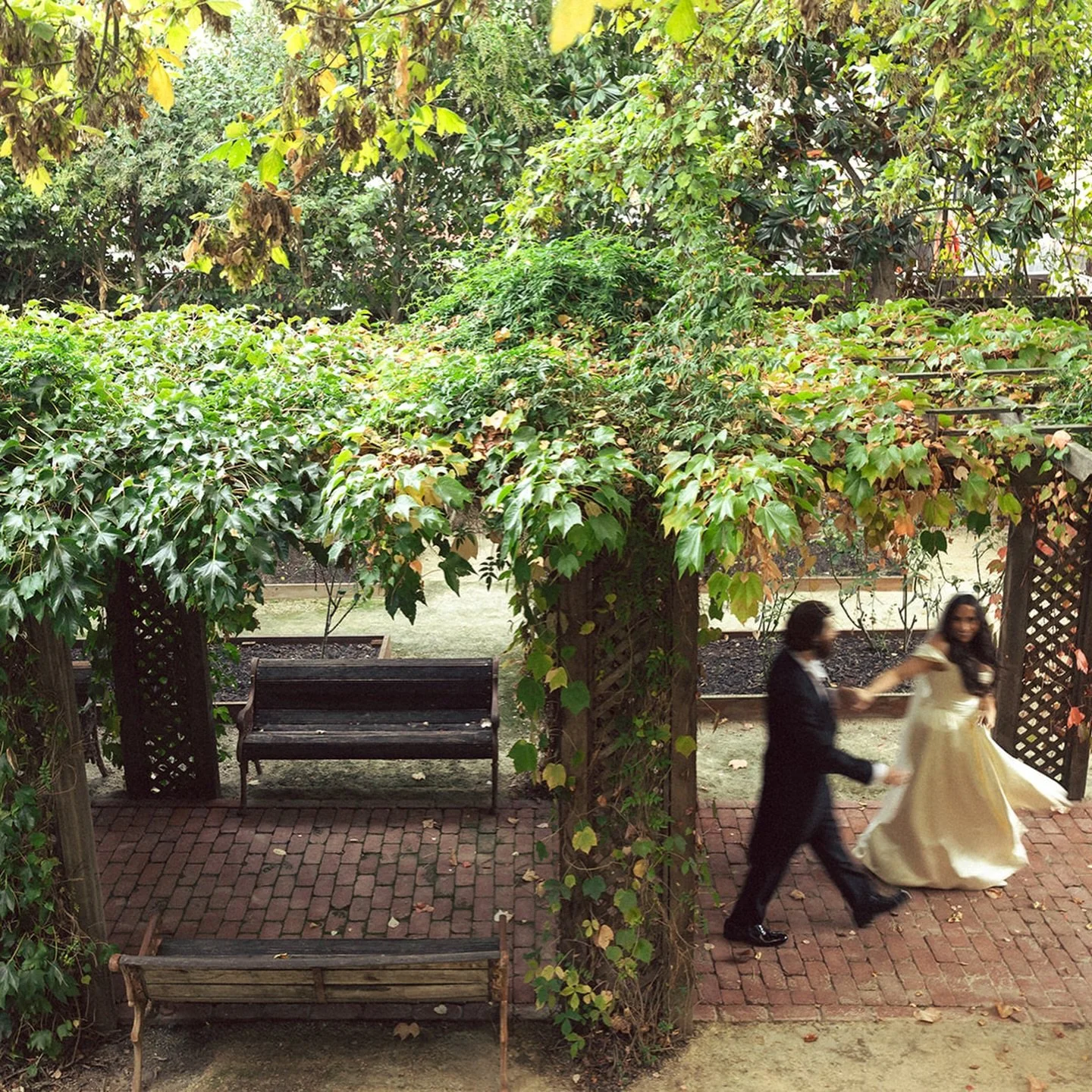Dancing into 2026 ✨

Photo: @karsoncalaphoto 
Planning: @tdahlgrenevents 

#weddingvenue #fallwedding #weddingphotography
